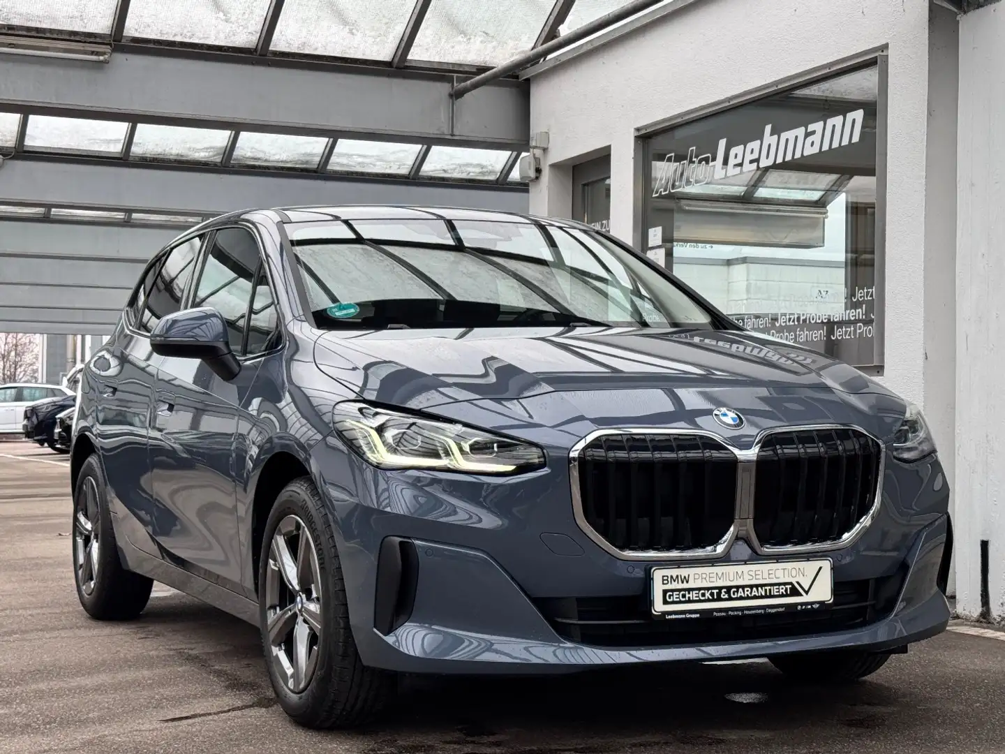 BMW 216 i Active Tourer Premium GARANTIE bis 10/2029 Grau - 2