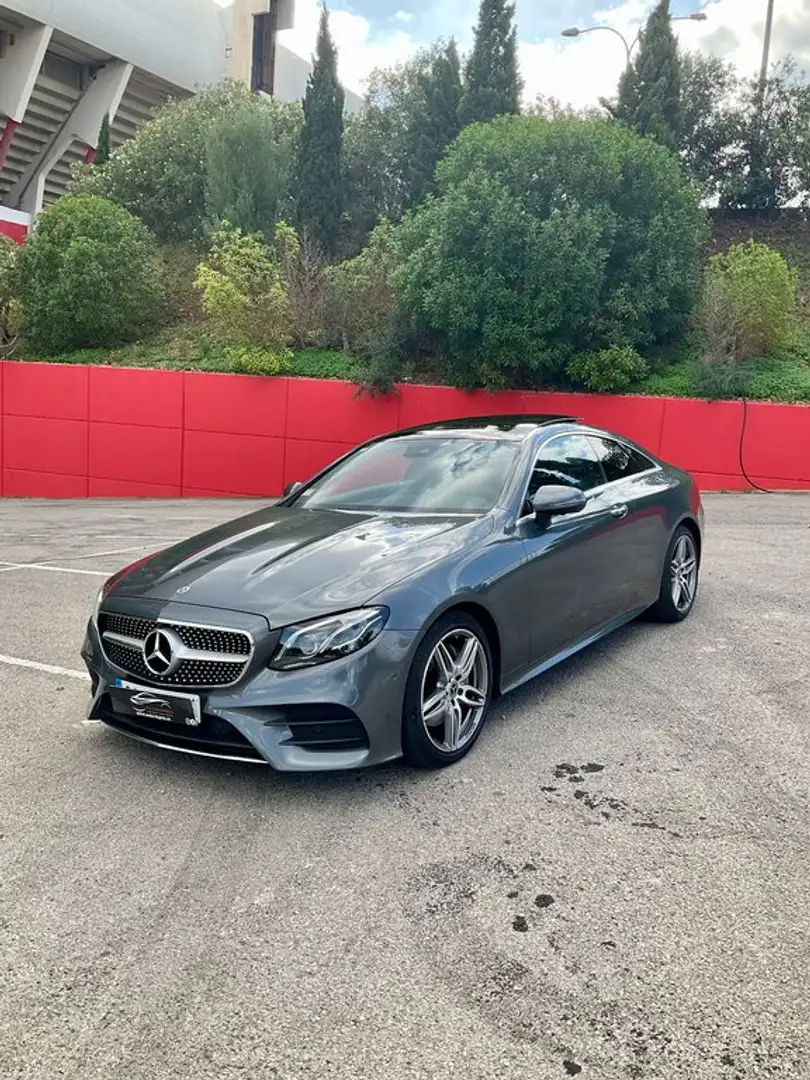 Mercedes-Benz E 220 Coupé d Gris - 1