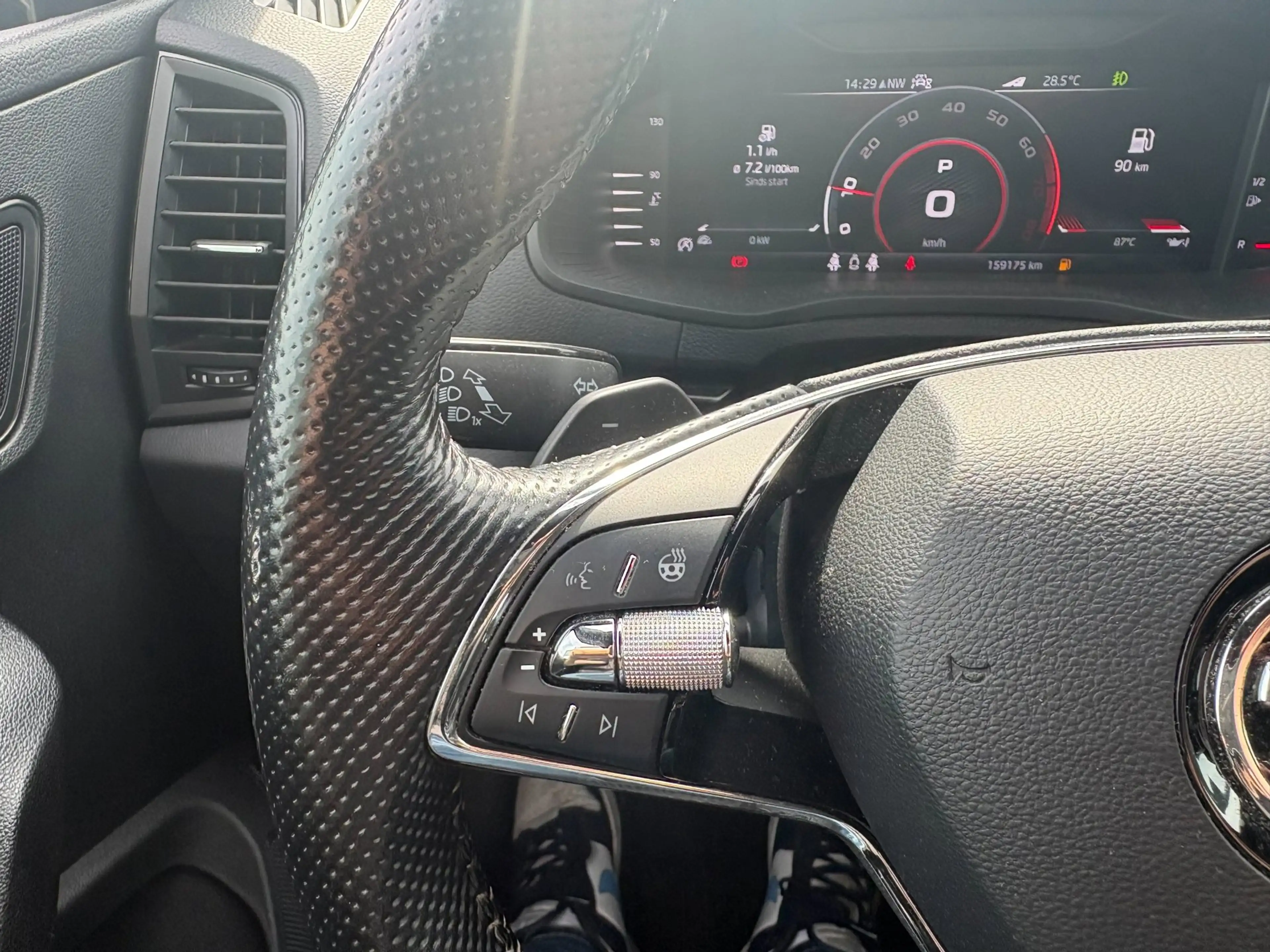 Skoda Karoq 1.5 TSI ACT Sportline Business — photo 15