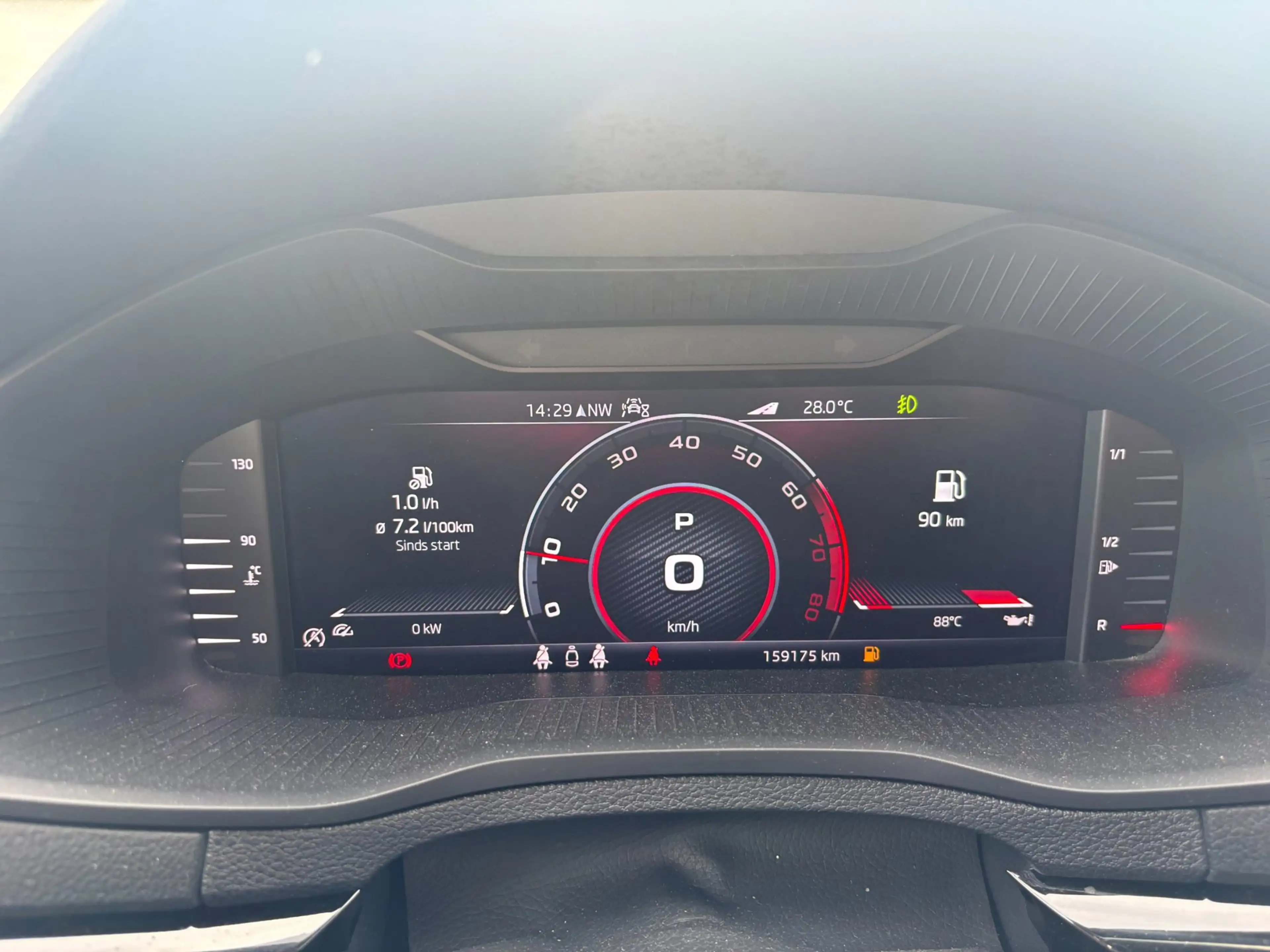 Skoda Karoq 1.5 TSI ACT Sportline Business — photo 17