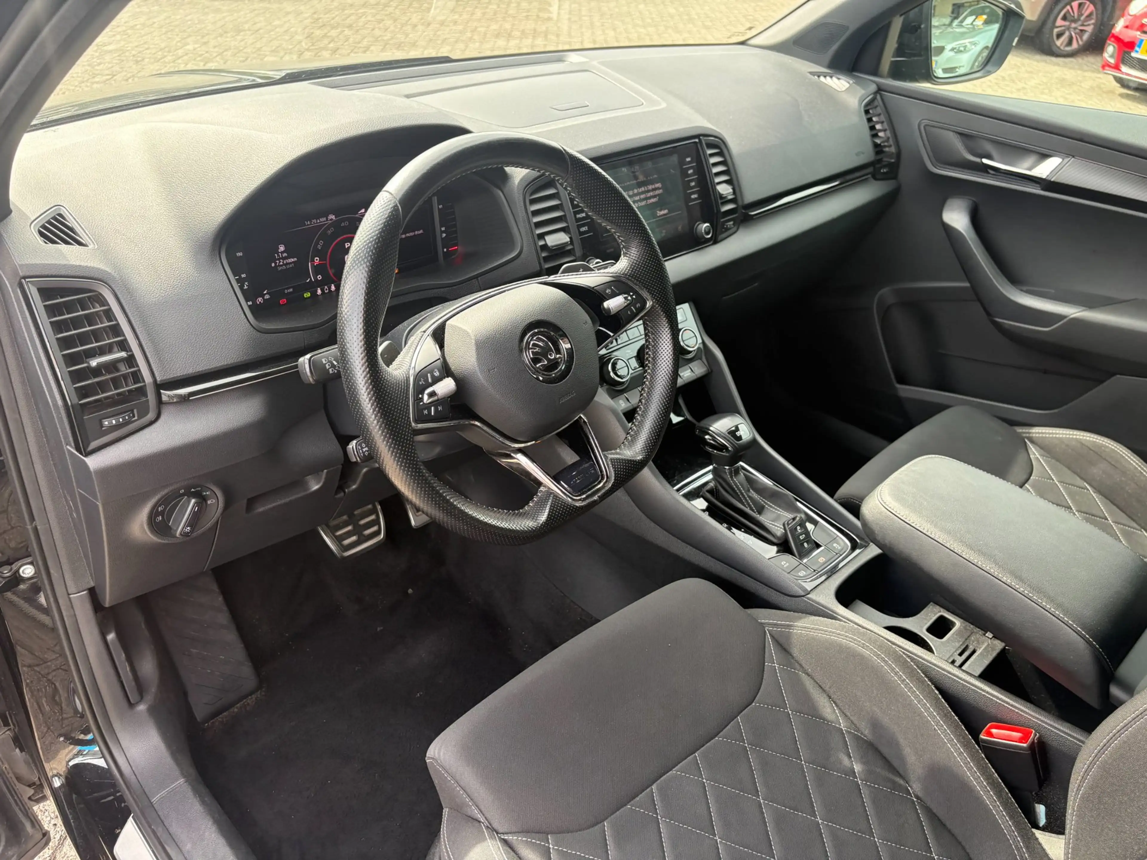 Skoda Karoq 1.5 TSI ACT Sportline Business — photo 10