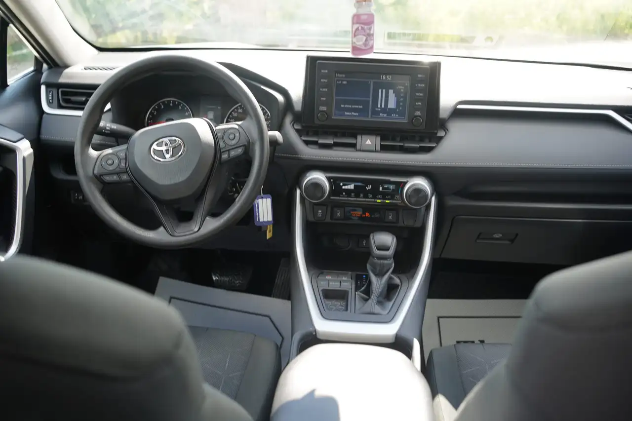 Toyota RAV 4 снимка Toyota RAV 4