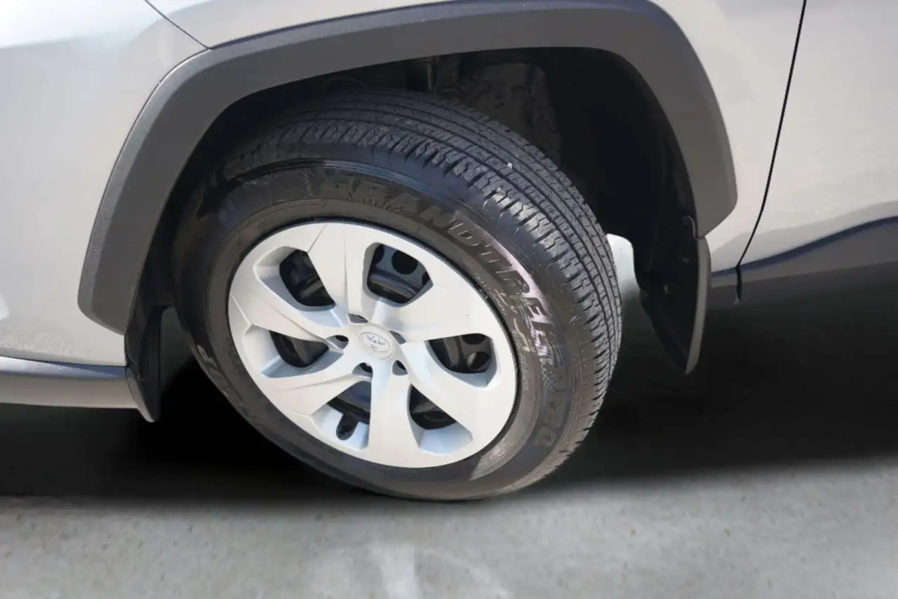 Toyota RAV 4 снимка Toyota RAV 4