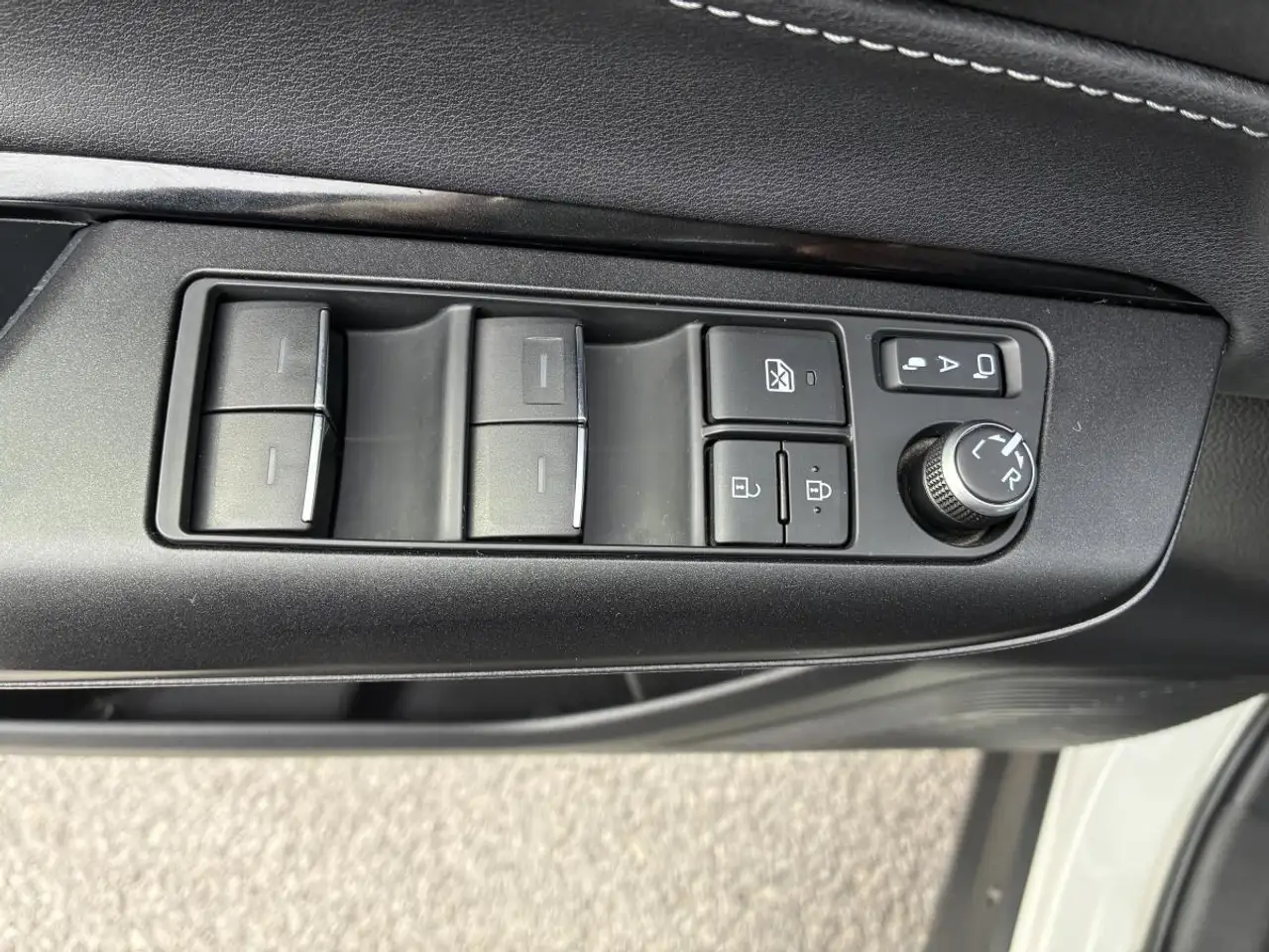 Toyota Venza снимка Toyota Venza