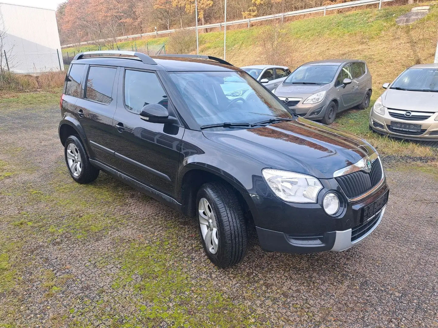 Skoda Yeti Ambition Klima AHK Schwarz - 1