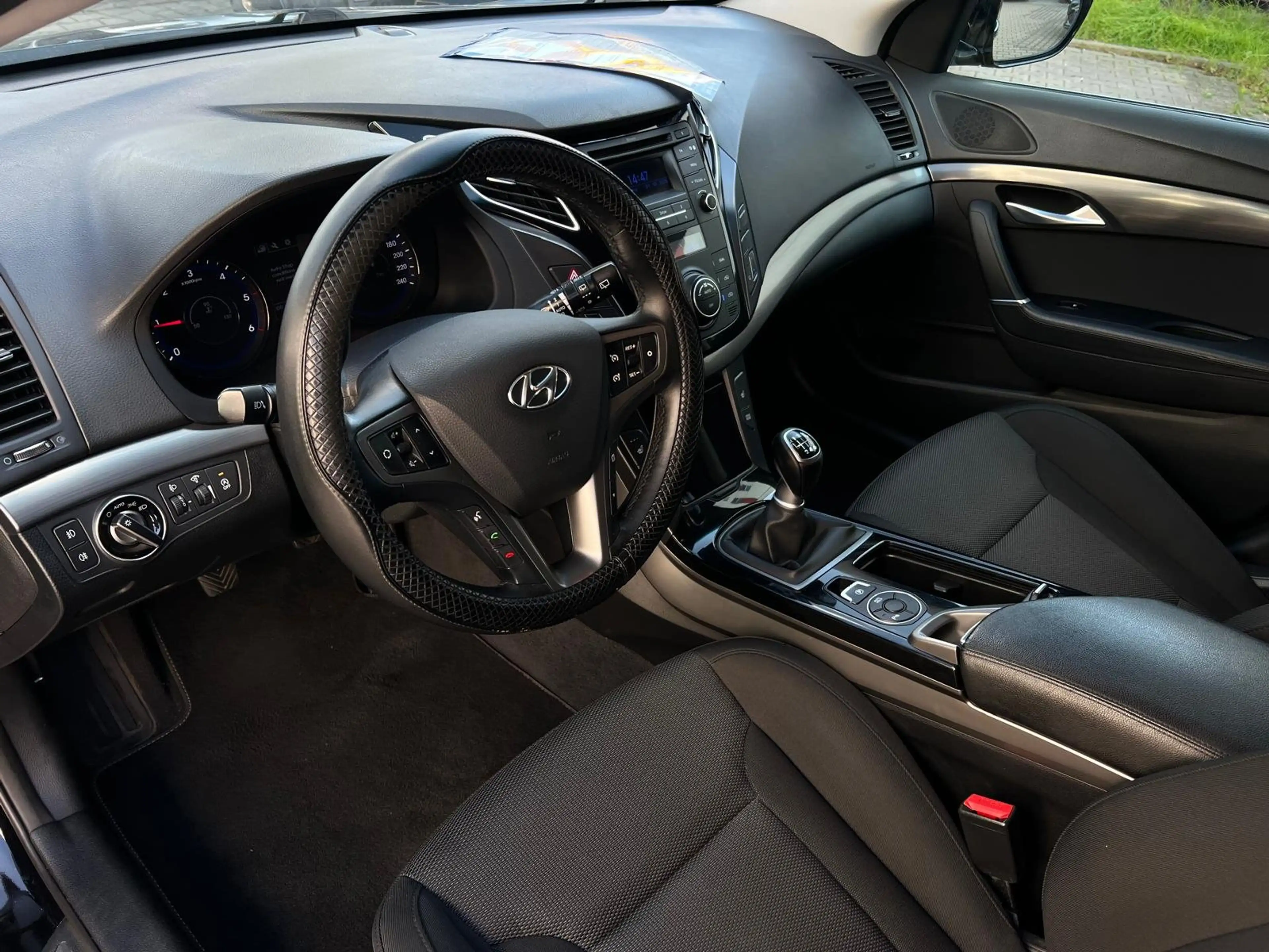 Hyundai i40 blue Trend *TÜV/AU neu*AHK*PDC* — photo 9
