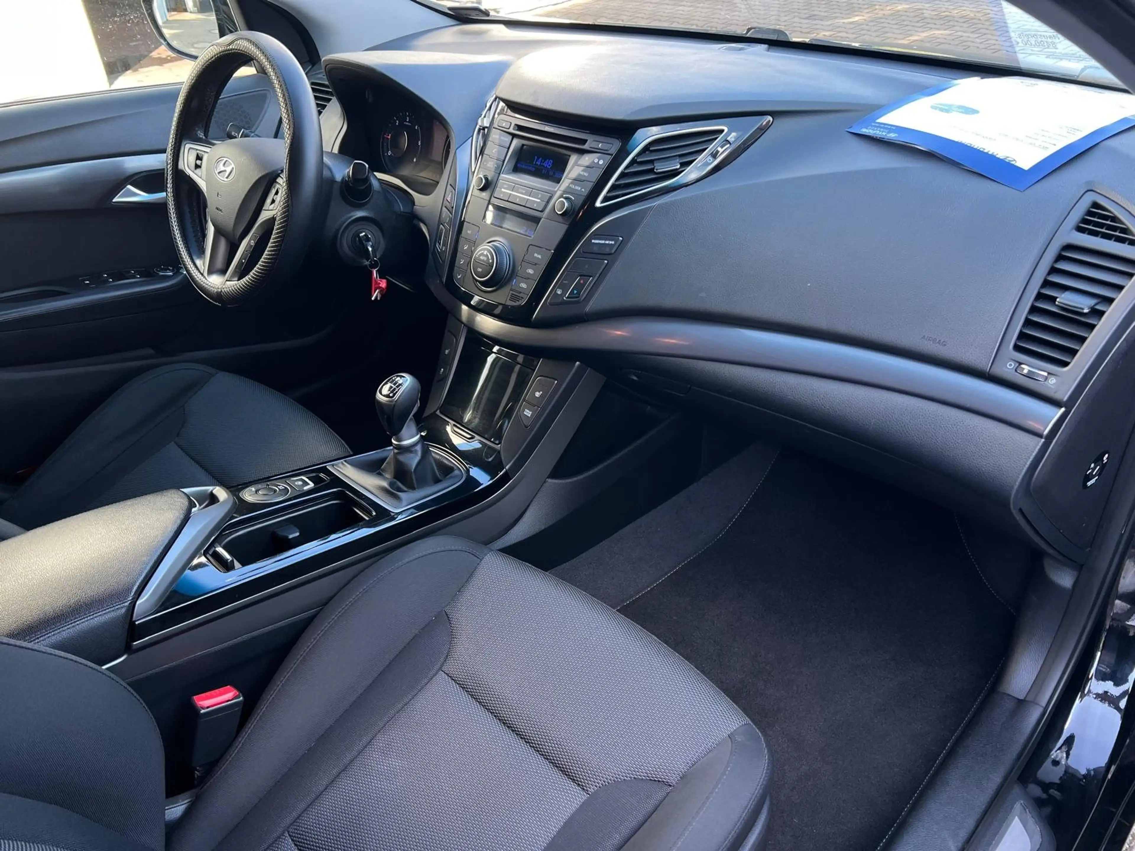 Hyundai i40 blue Trend *TÜV/AU neu*AHK*PDC* — photo 10