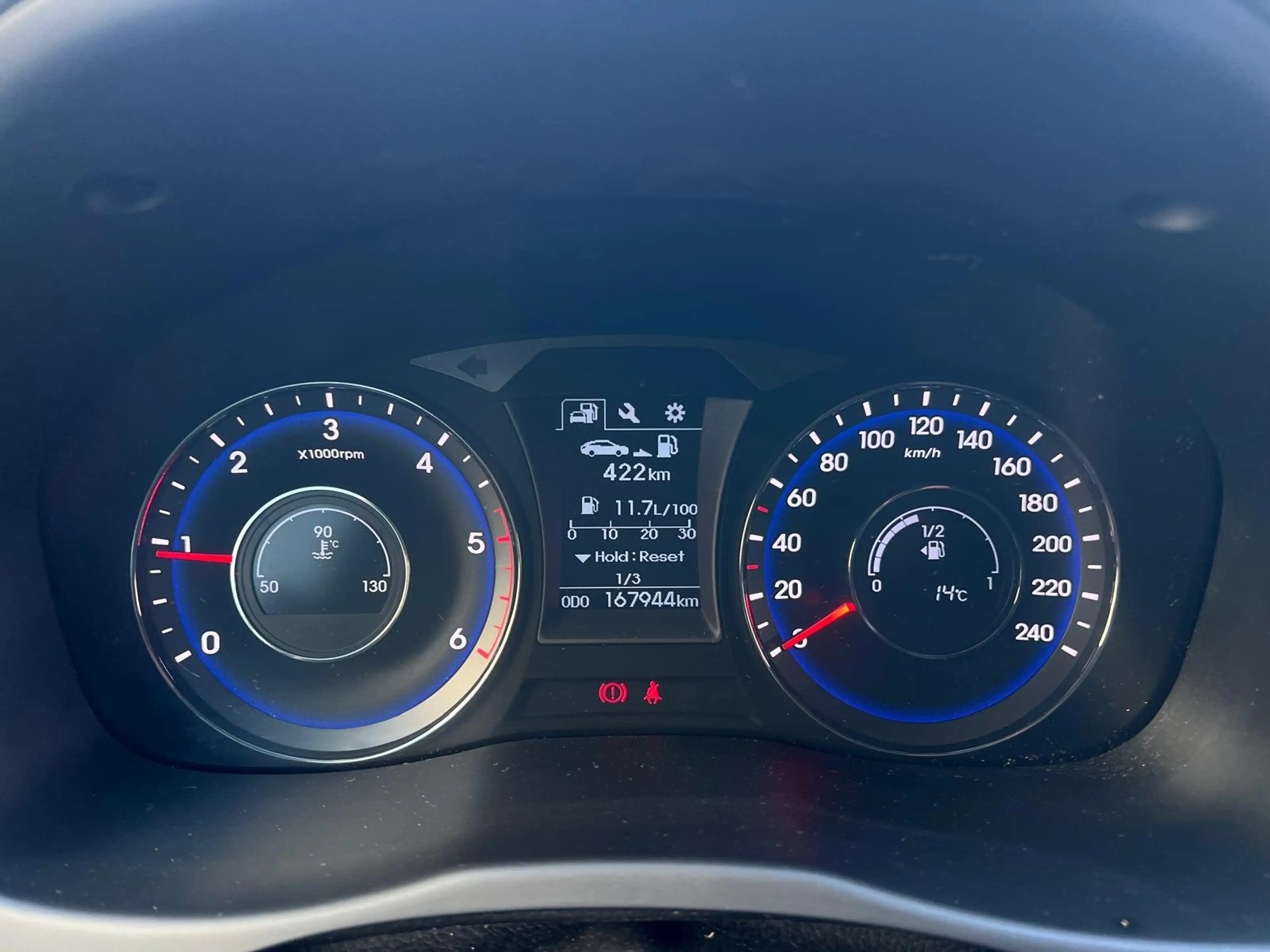 Hyundai i40 blue Trend *TÜV/AU neu*AHK*PDC* — photo 14