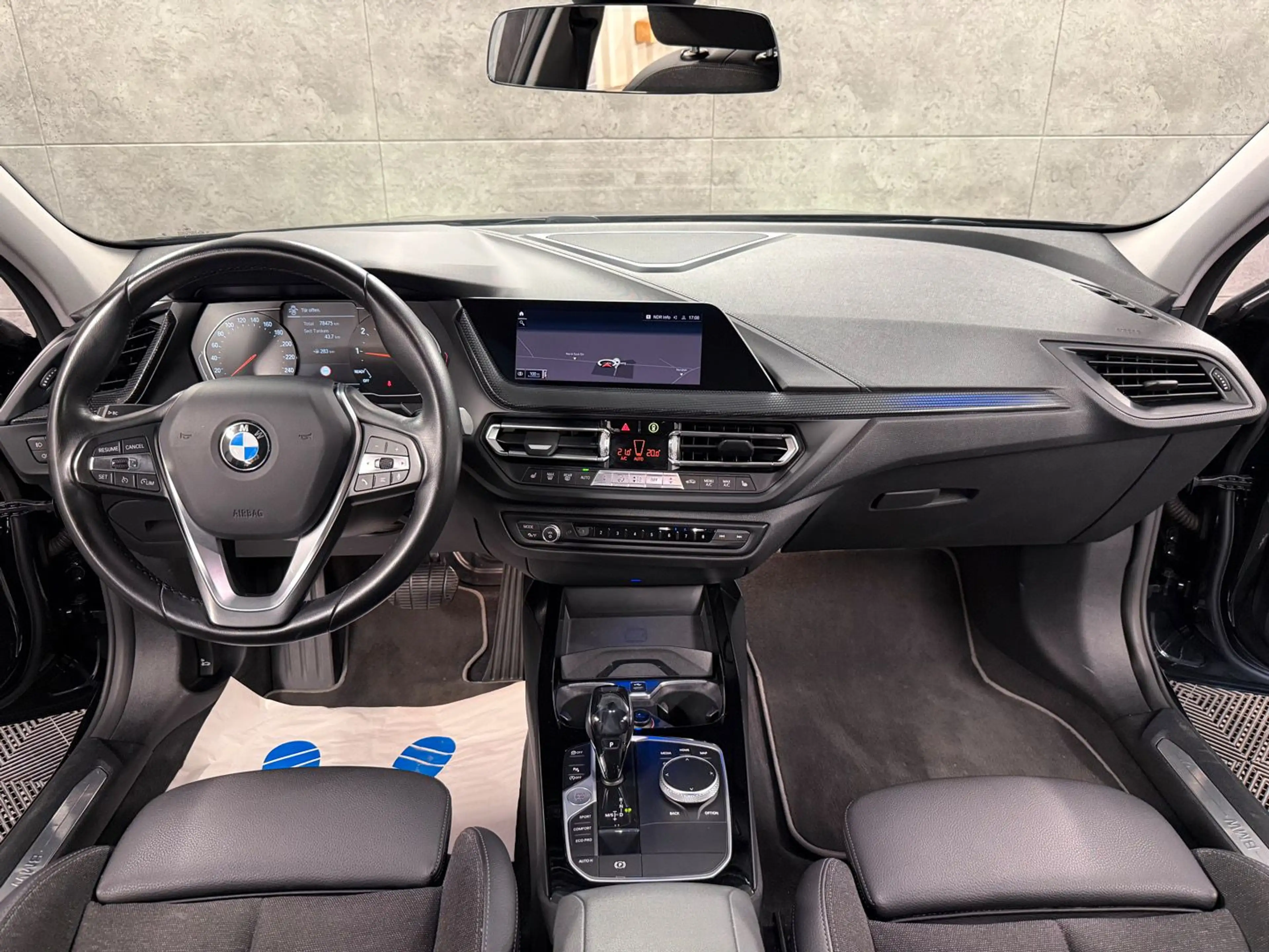 BMW 118 i Sport Line AUTo*PDC*SHZ*KLIMAAUT*AHK* — photo 11