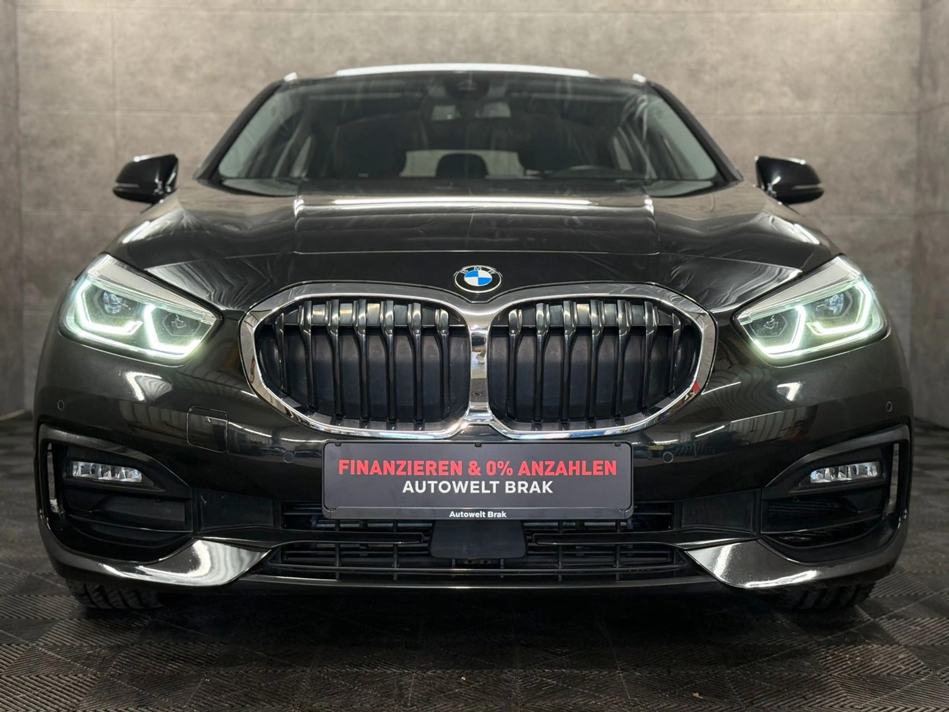 BMW 118 i Sport Line AUTo*PDC*SHZ*KLIMAAUT*AHK* — photo 2