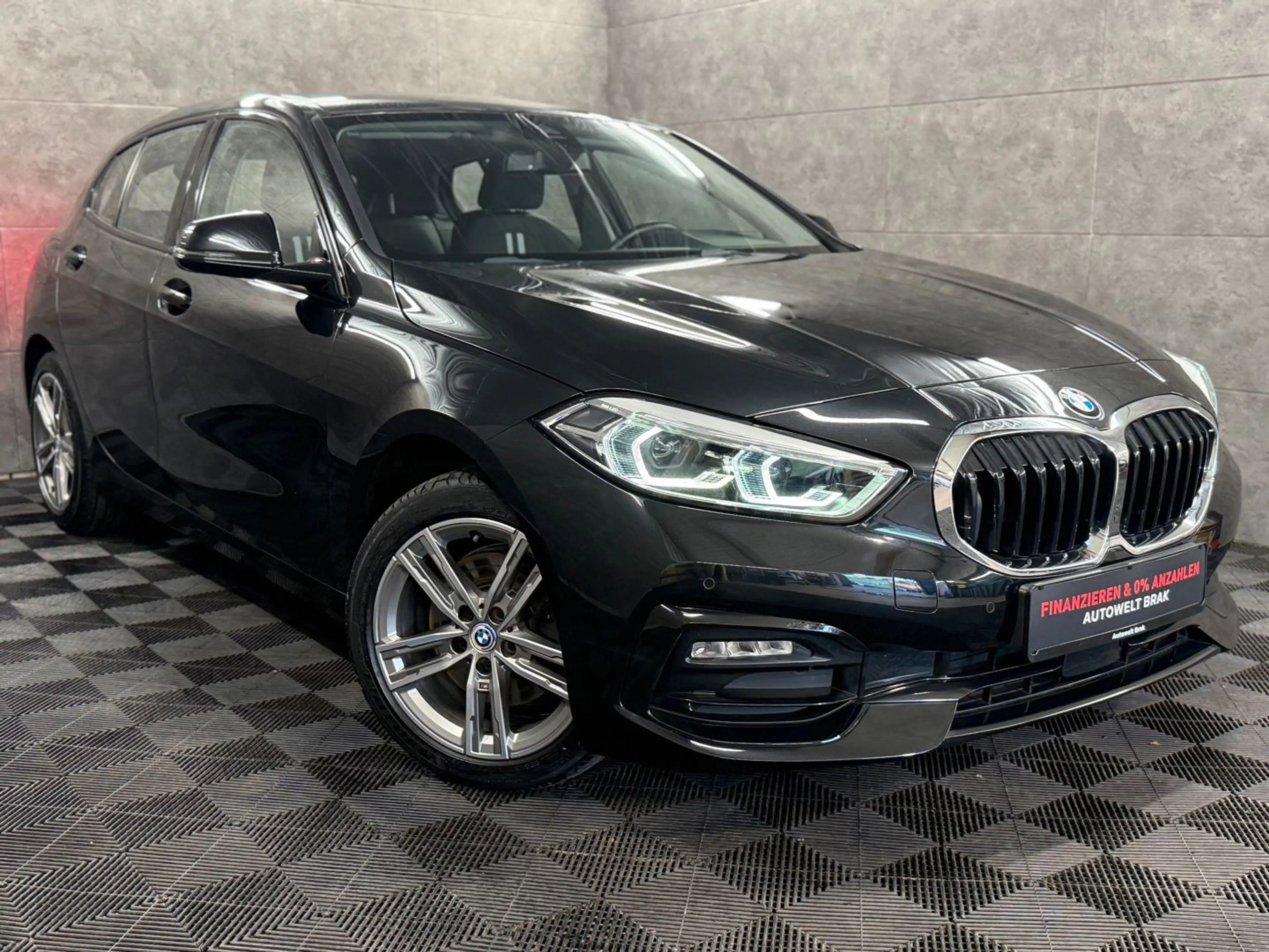BMW 118 i Sport Line AUTo*PDC*SHZ*KLIMAAUT*AHK* — photo 3