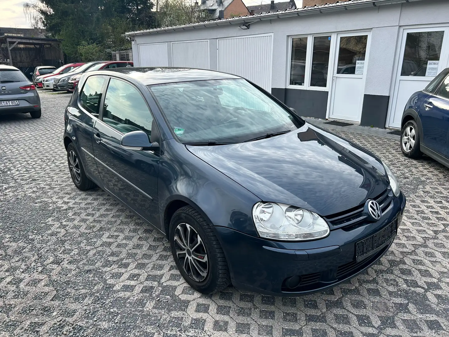 Volkswagen Golf Trendline - Benzin, Klima Blau - 1
