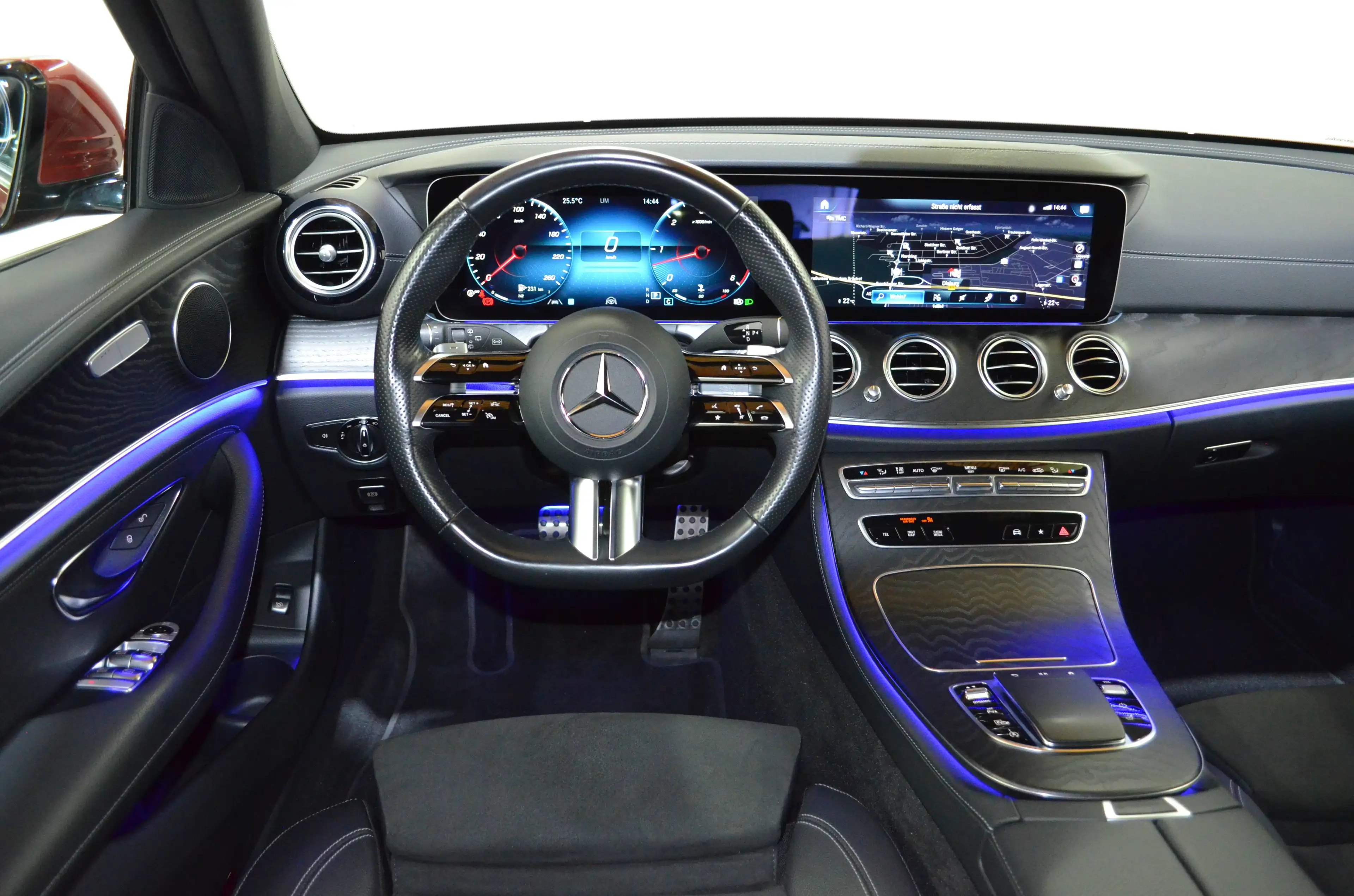 Mercedes-Benz E 400 D T 9G 4M AMG-LINE"DISTR+"360"AHK"R-VIDEO"HEAD-UP"FA-PLUS — photo 10