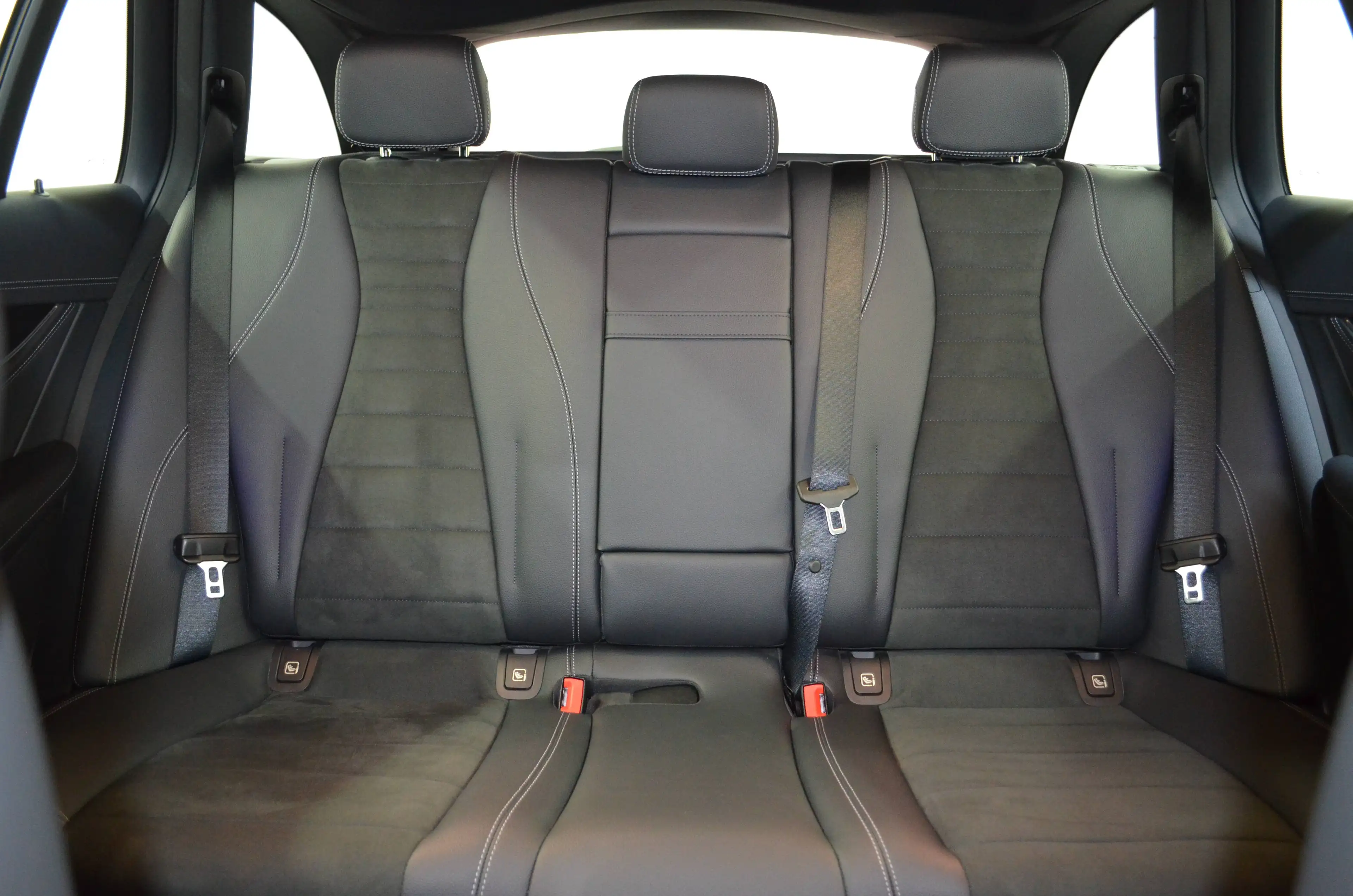 Mercedes-Benz E 400 D T 9G 4M AMG-LINE"DISTR+"360"AHK"R-VIDEO"HEAD-UP"FA-PLUS — photo 12