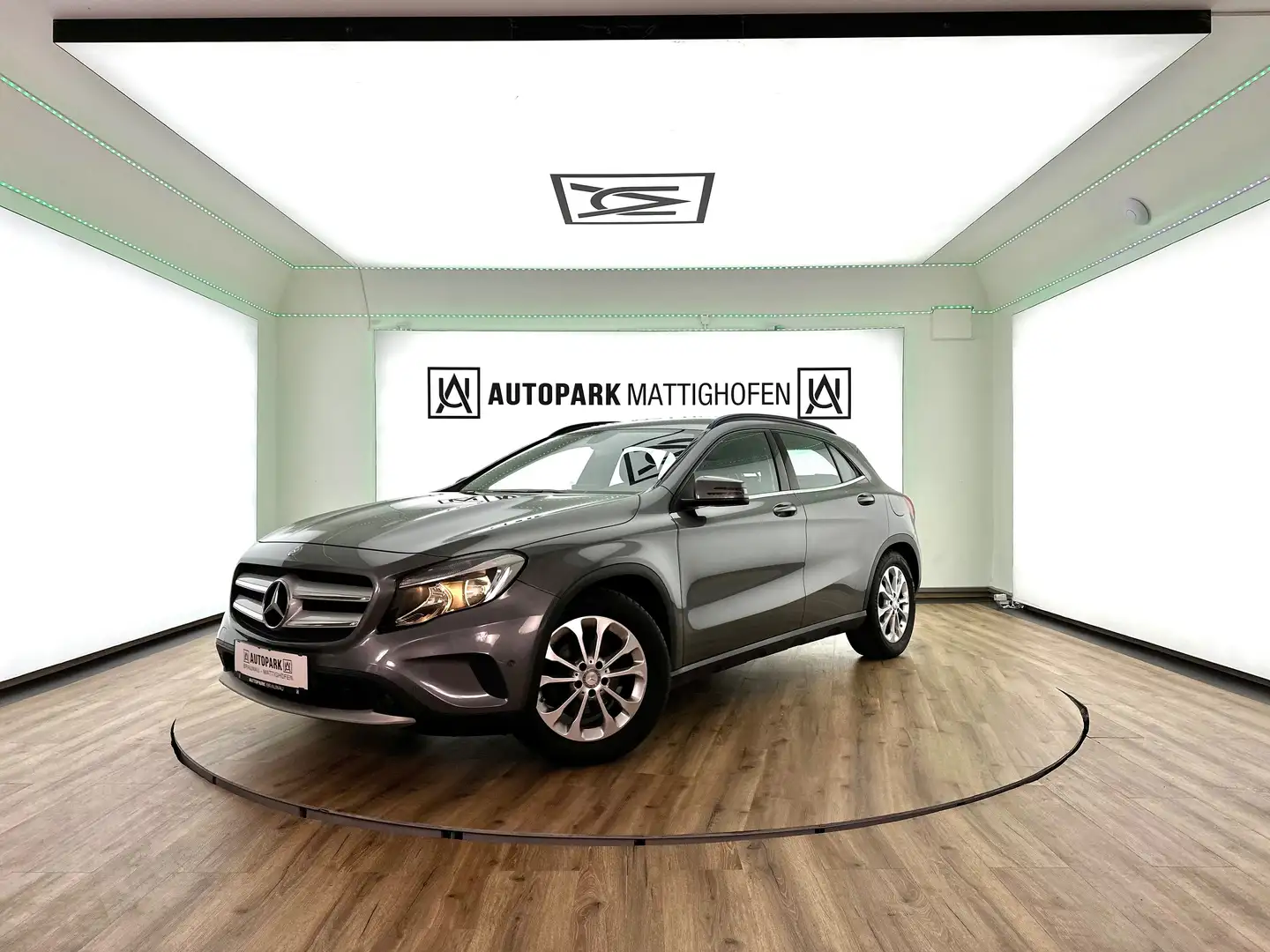 Mercedes-Benz GLA 200 CDI Edition Lifestyle *SZH*NAVI*TEMPO* Gris - 1