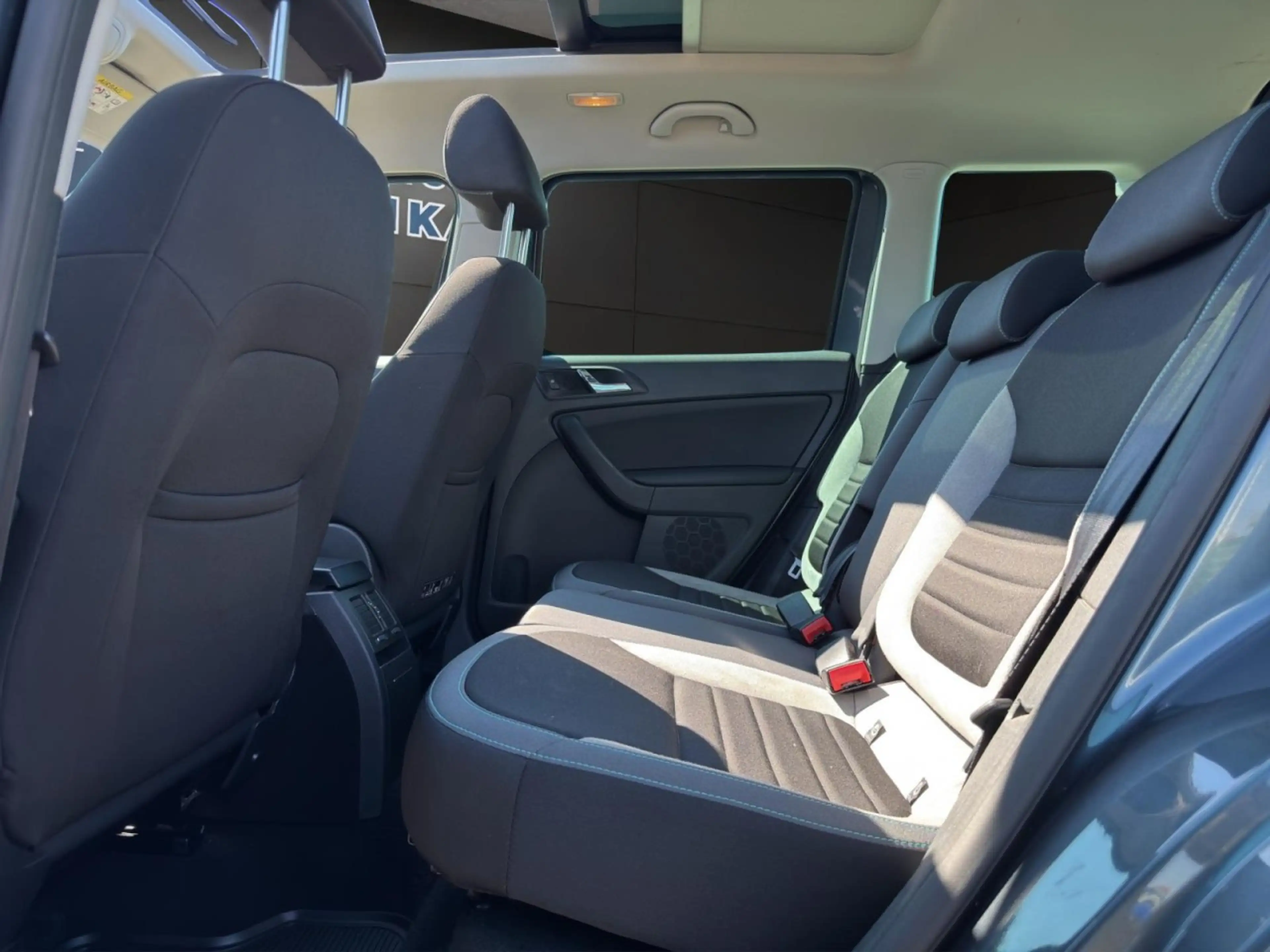 Skoda Yeti 1.4 TSI Joy Green tec SHZ*PANO*AHK*BI-XENON Klima — photo 12