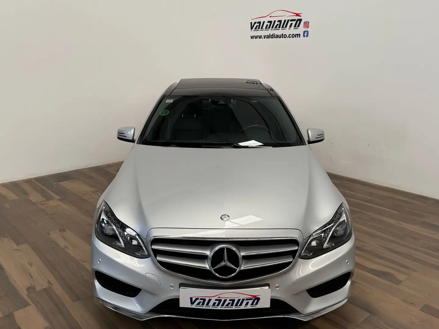 Mercedes-Benz E 350 BT Avantgarde 9G-Plus Grijs - 2