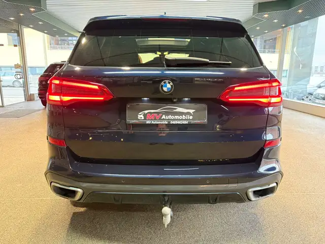 BMW X5 view 5