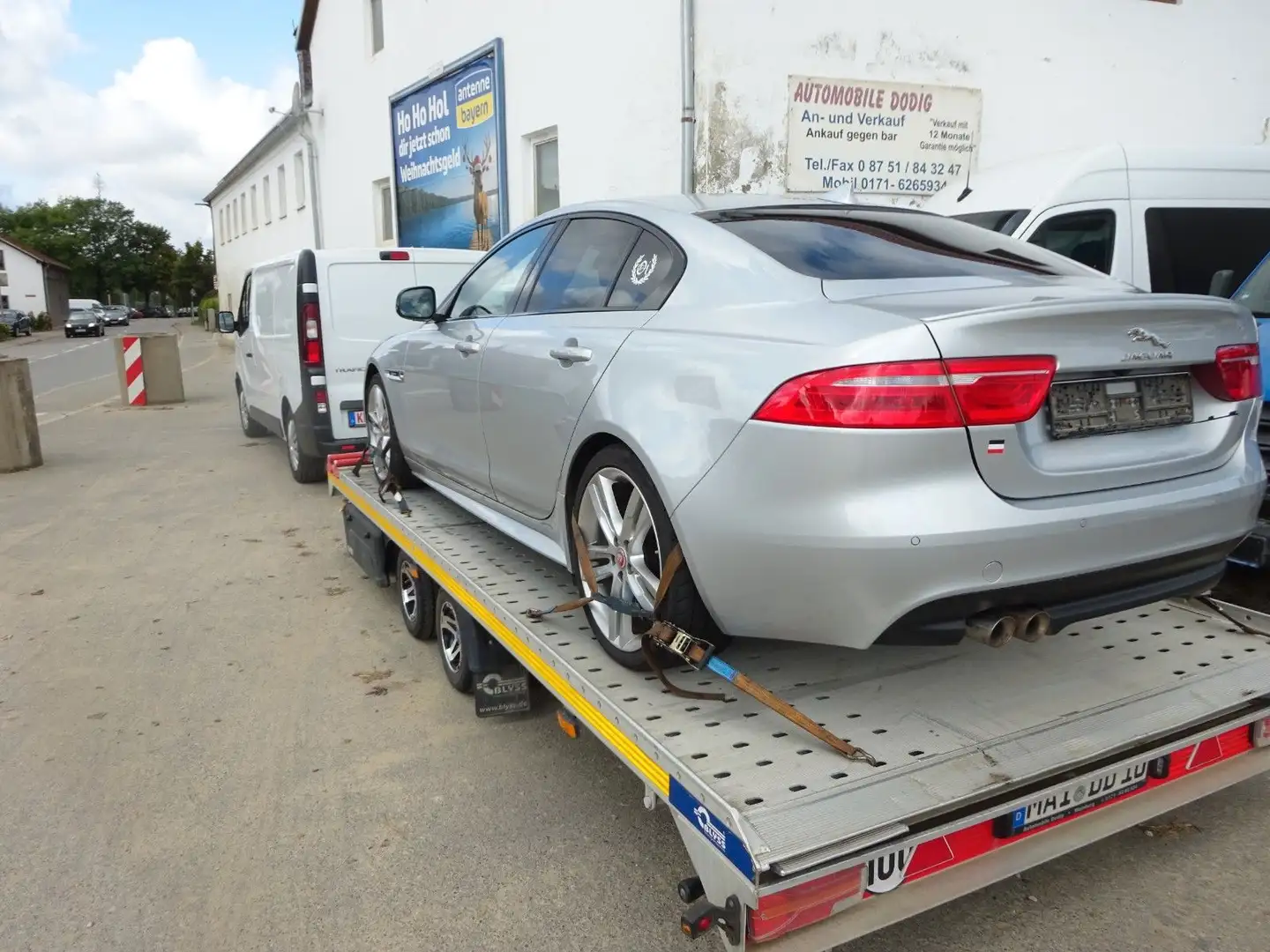 Jaguar XE R-Sport/Limo/Euro 6 Argent - 2