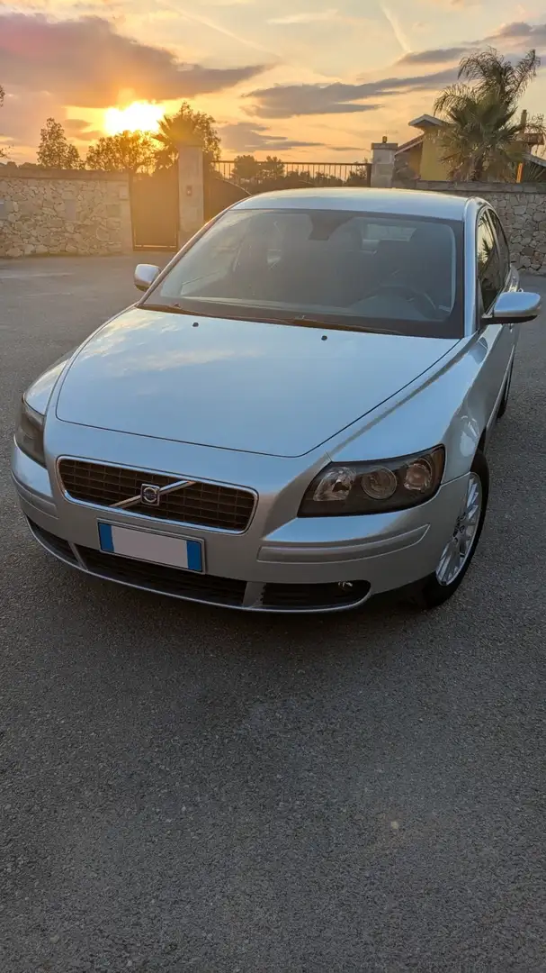 Volvo S40 S40 II 1.8 Momentum Grijs - 1