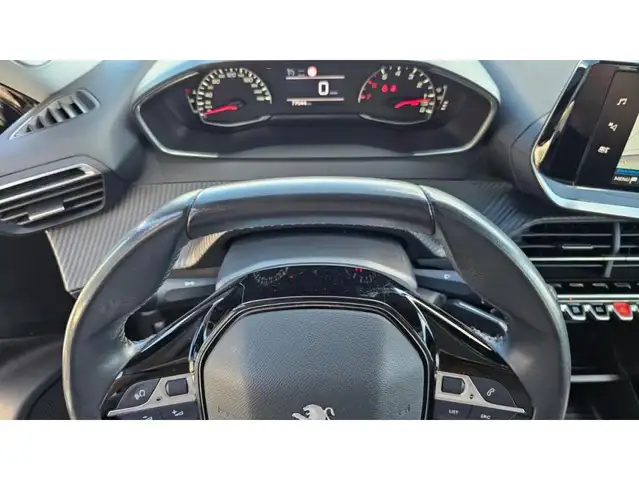 Peugeot 2008 view 5