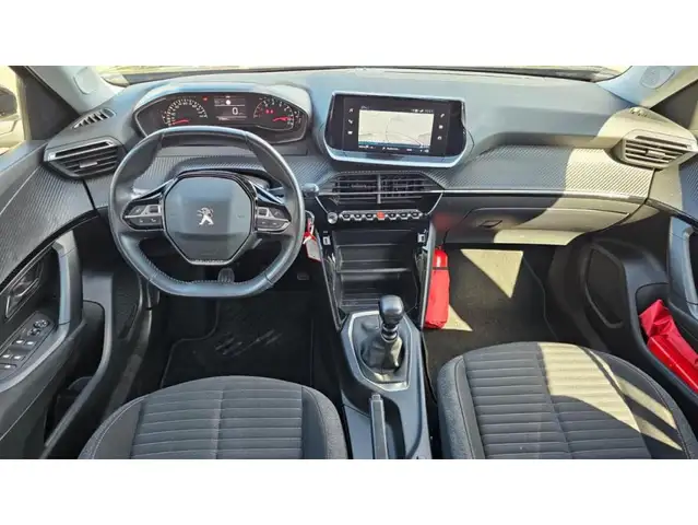 Peugeot 2008 view 4
