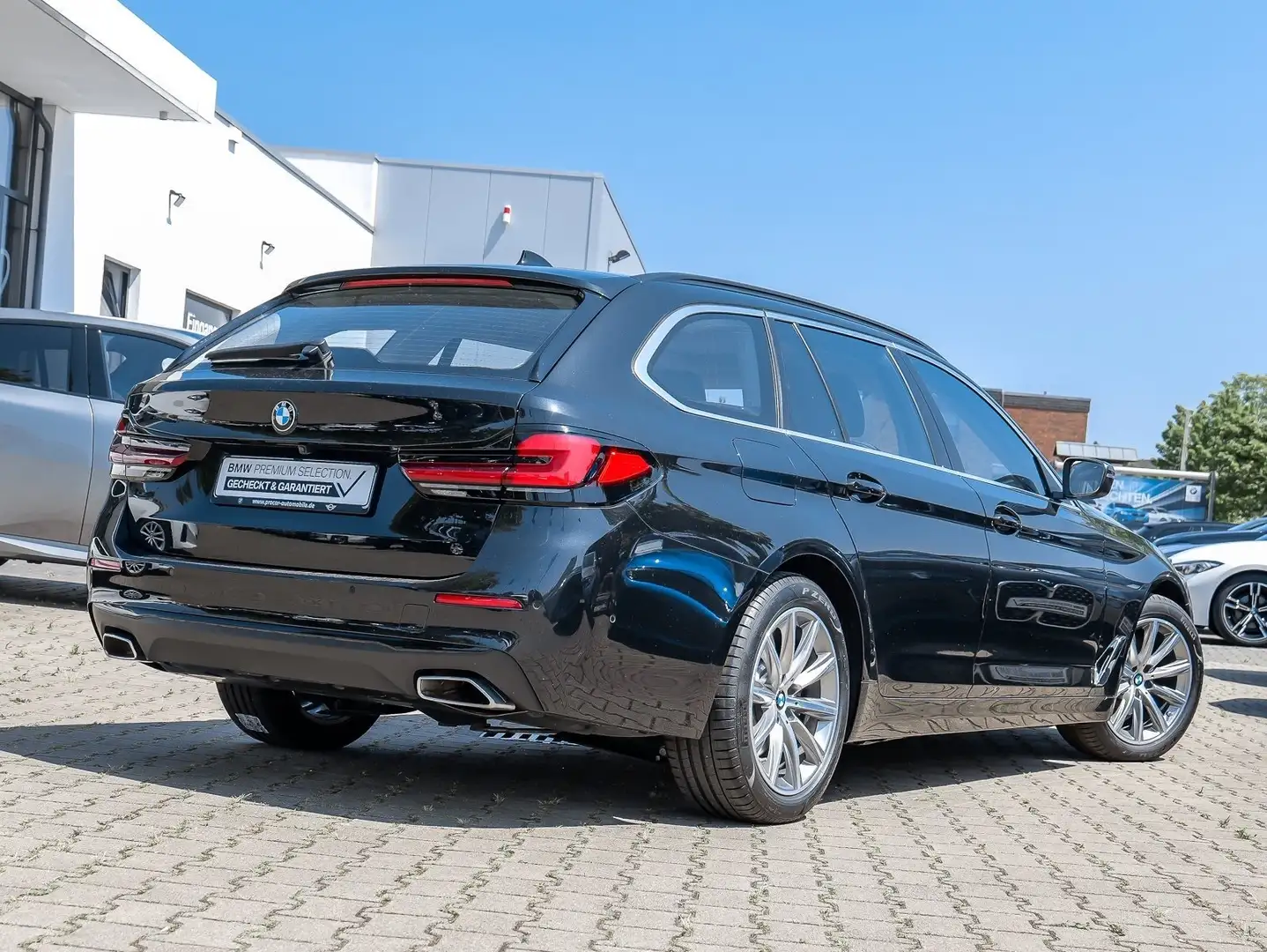 BMW 520 d Pano HuD DA PA DAB Kilma4Zonen Memory Zwart - 2