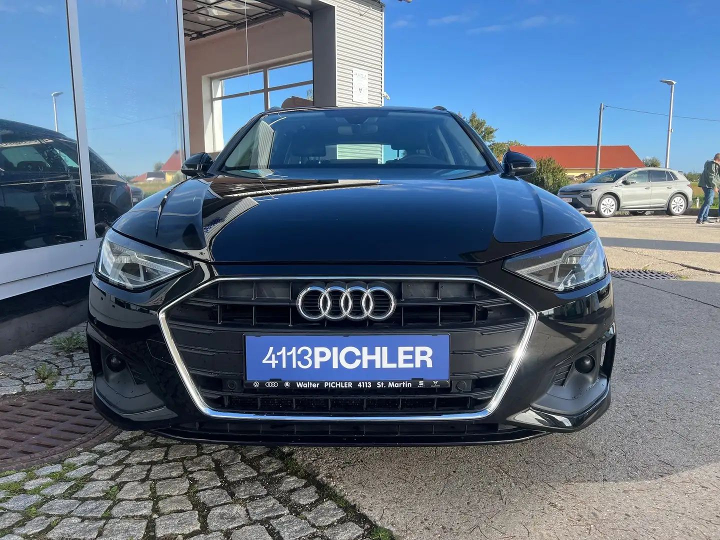 Audi A4 35 TDI Schwarz - 2