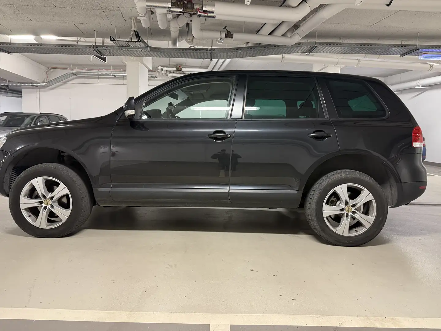 Volkswagen Touareg 2,5 R5 TDI Schwarz - 2