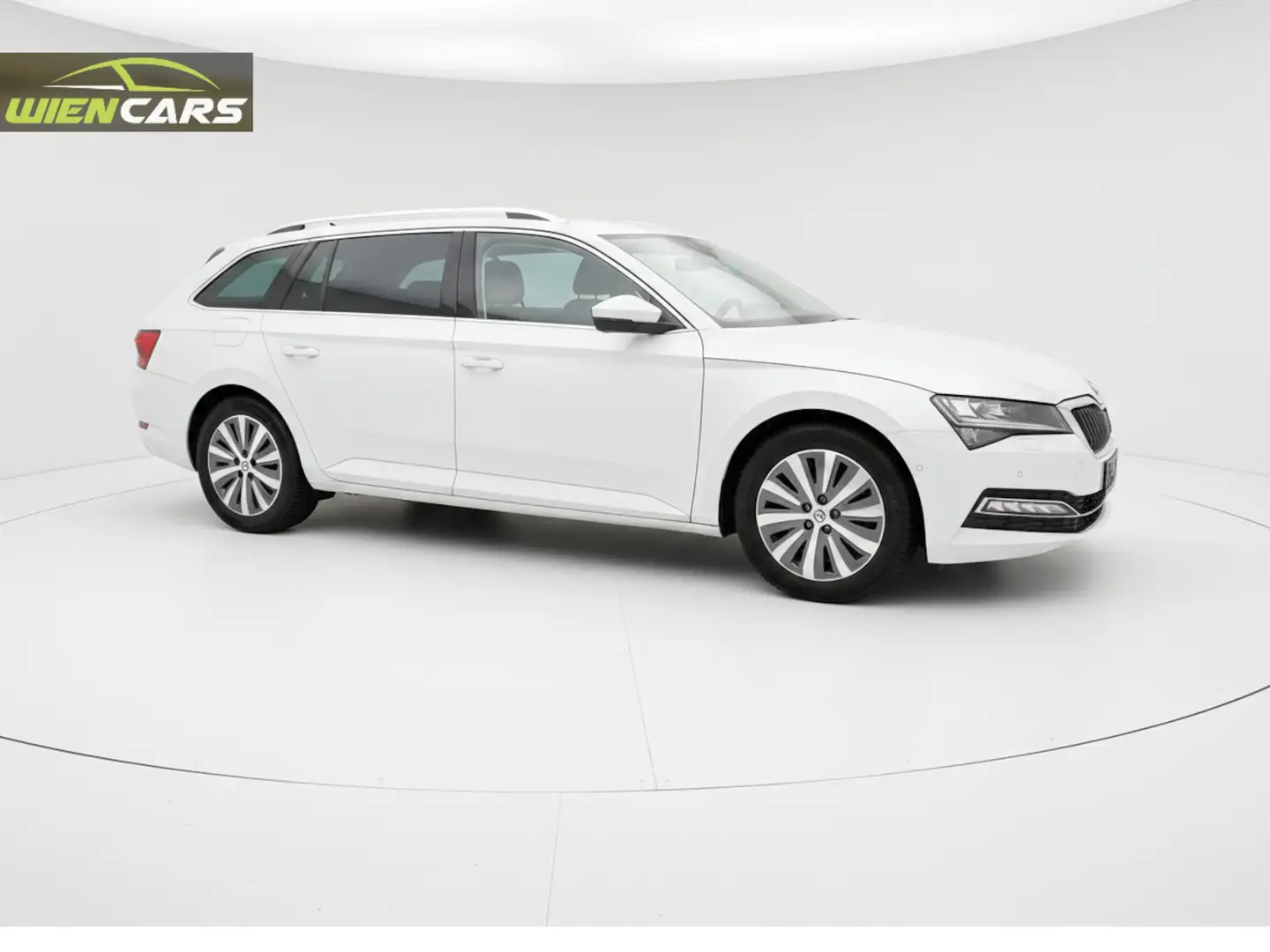 Skoda Superb Kombi 2.0 TDI Style DSG*LED*NAVI*KAMERA Weiß - 1