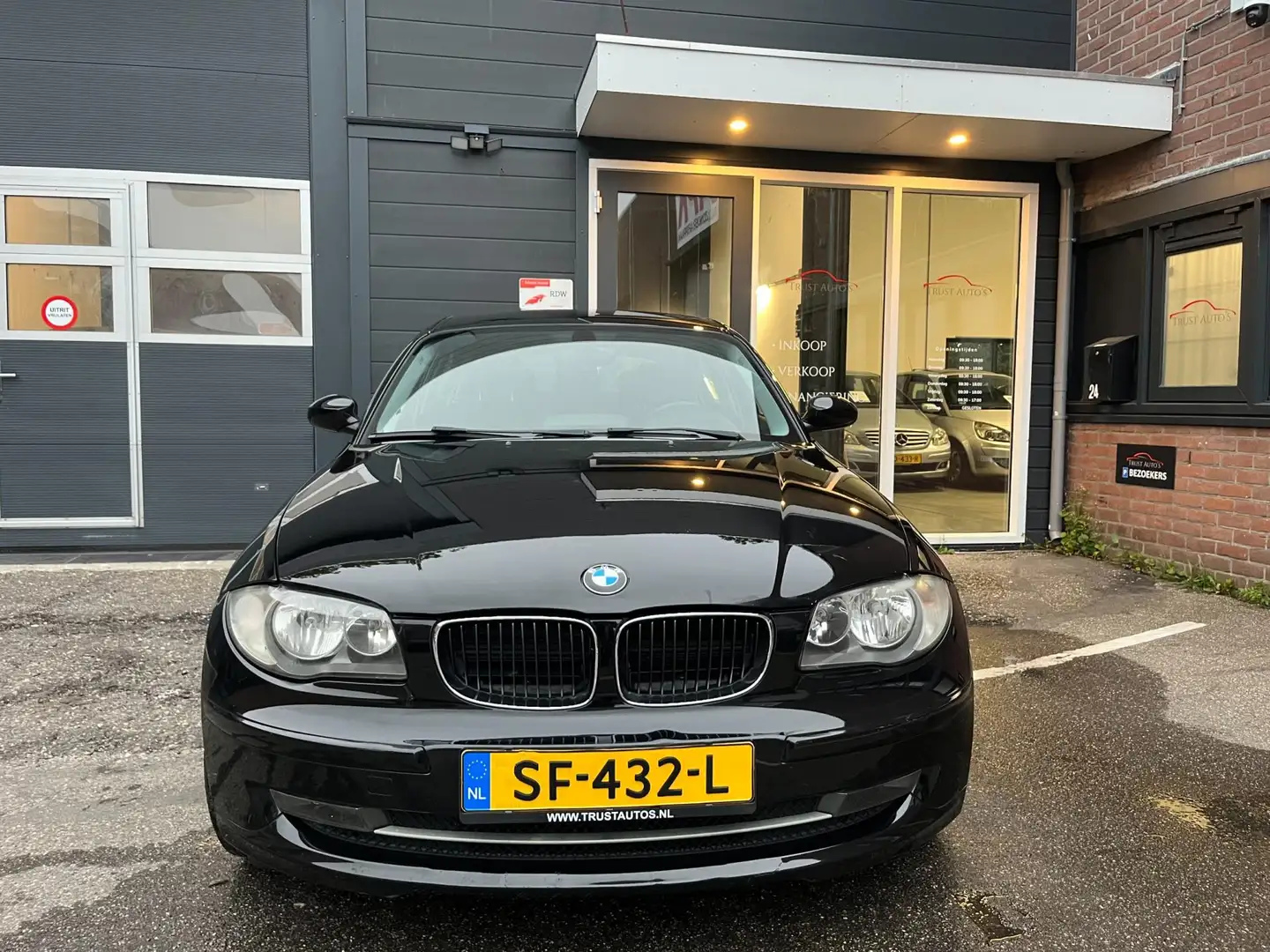 BMW 116 1-serie 116i Introduction|PDC|NAVI|STOEL.VERW|CLIM Zwart - 2