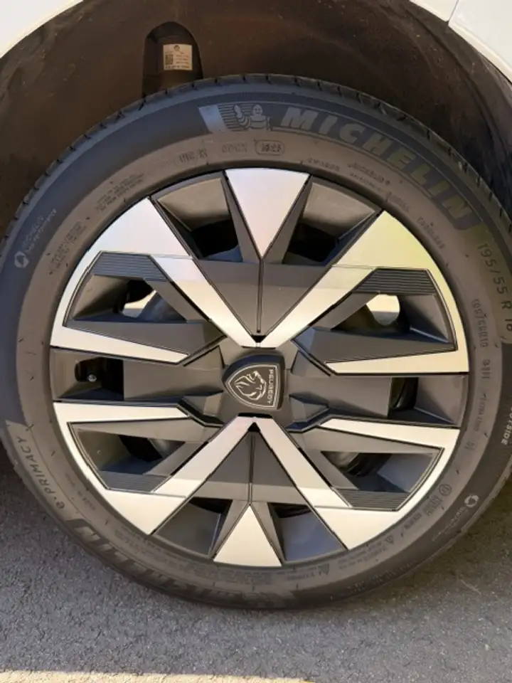 Peugeot 208 1.2i Hybrid Style e-DCS Style, миниатюра 13