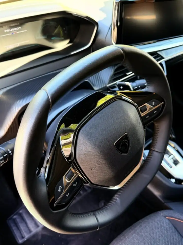 Peugeot 208 1.2i Hybrid Style e-DCS Style, миниатюра 12