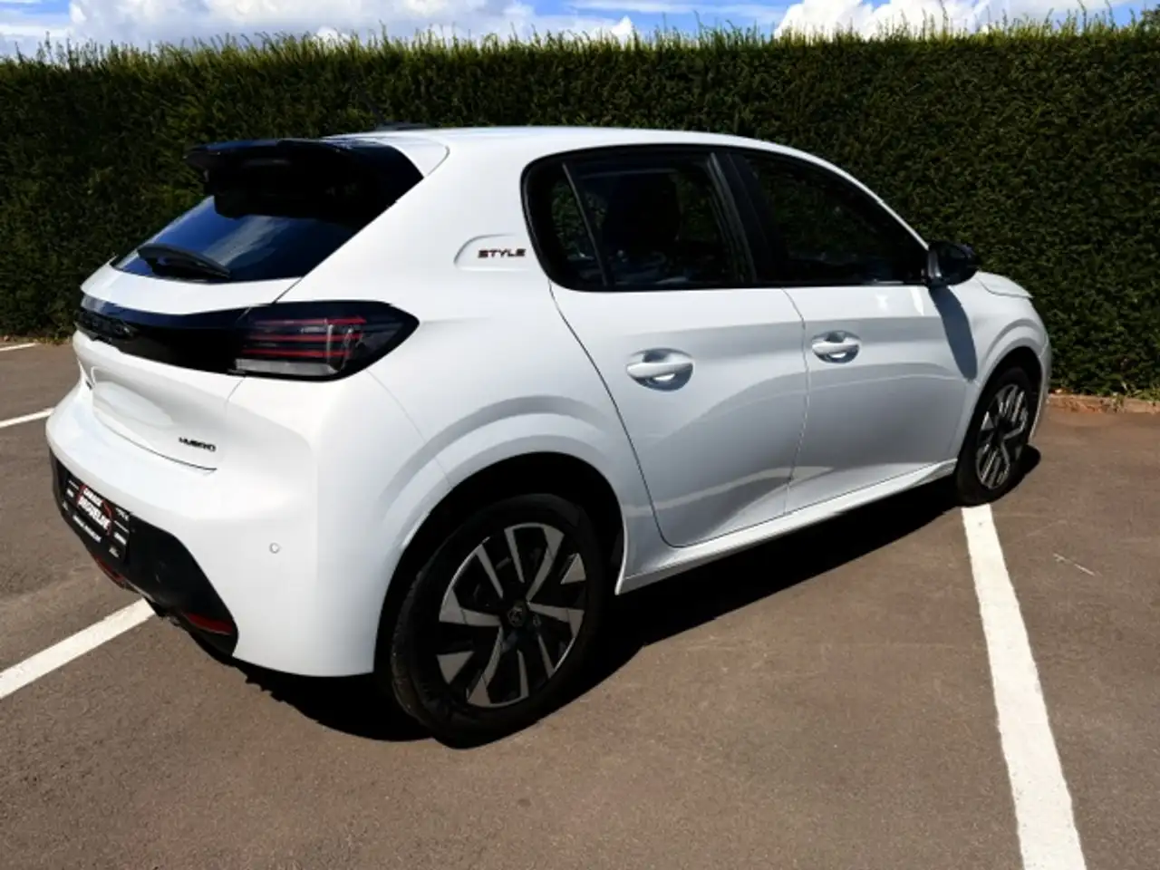 Peugeot 208 1.2i Hybrid Style e-DCS Style, миниатюра 2