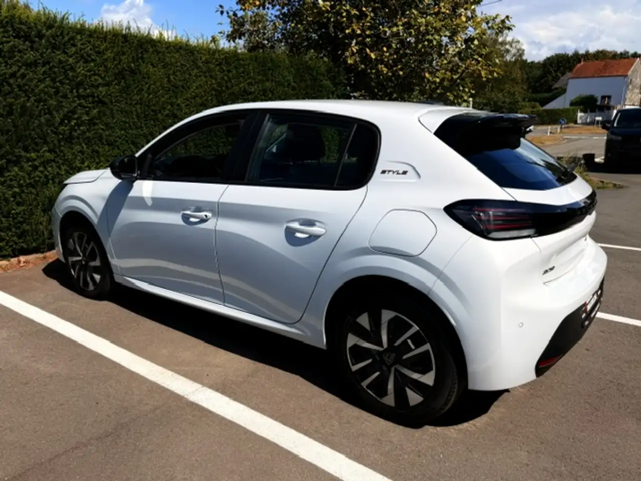 Peugeot 208 1.2i Hybrid Style e-DCS Style, миниатюра 5