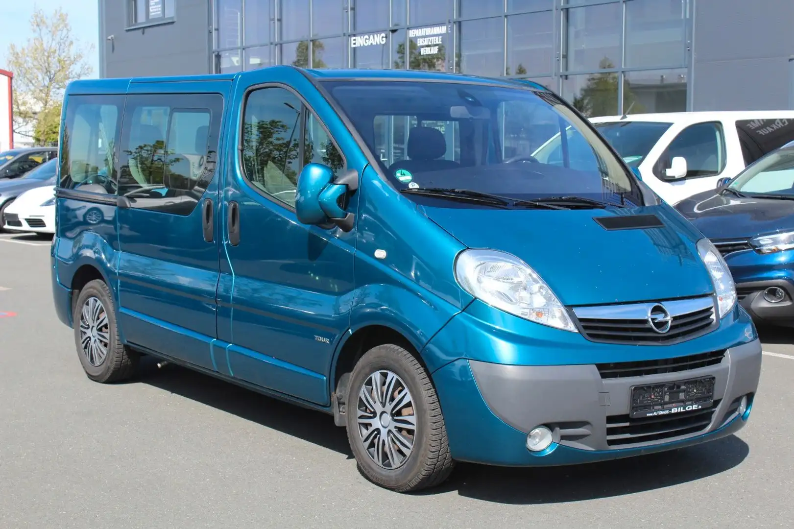 Opel Vivaro Kombi Tour Cosmo /7 Sitzer/Klima/PDC/AHK Azul - 2