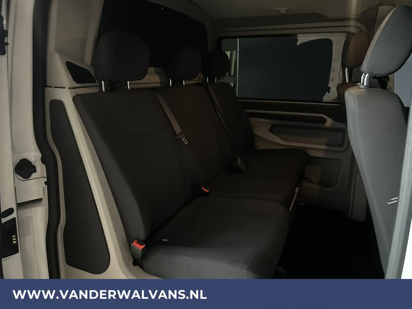 Volkswagen T6 Transporter 2.0 TDI 150pk Automaat L2H1 Dubbele Cabine Euro6 A Wit - 2