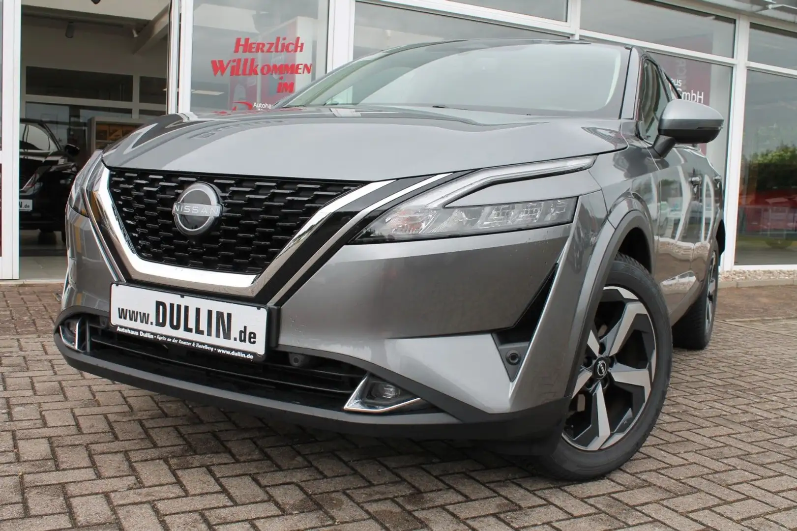Nissan Qashqai 1,3 DIG-T N-Connecta Automatik el.Heckkl Grau - 1
