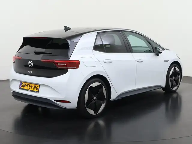 Volkswagen Id.3 view 4