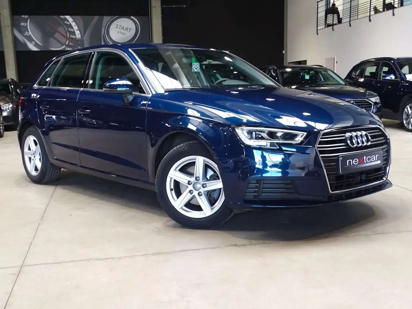 Audi A3 30TFSi Sportback Design *CUIR-VIRTUAL-LED-NAVI* Bleu - 2