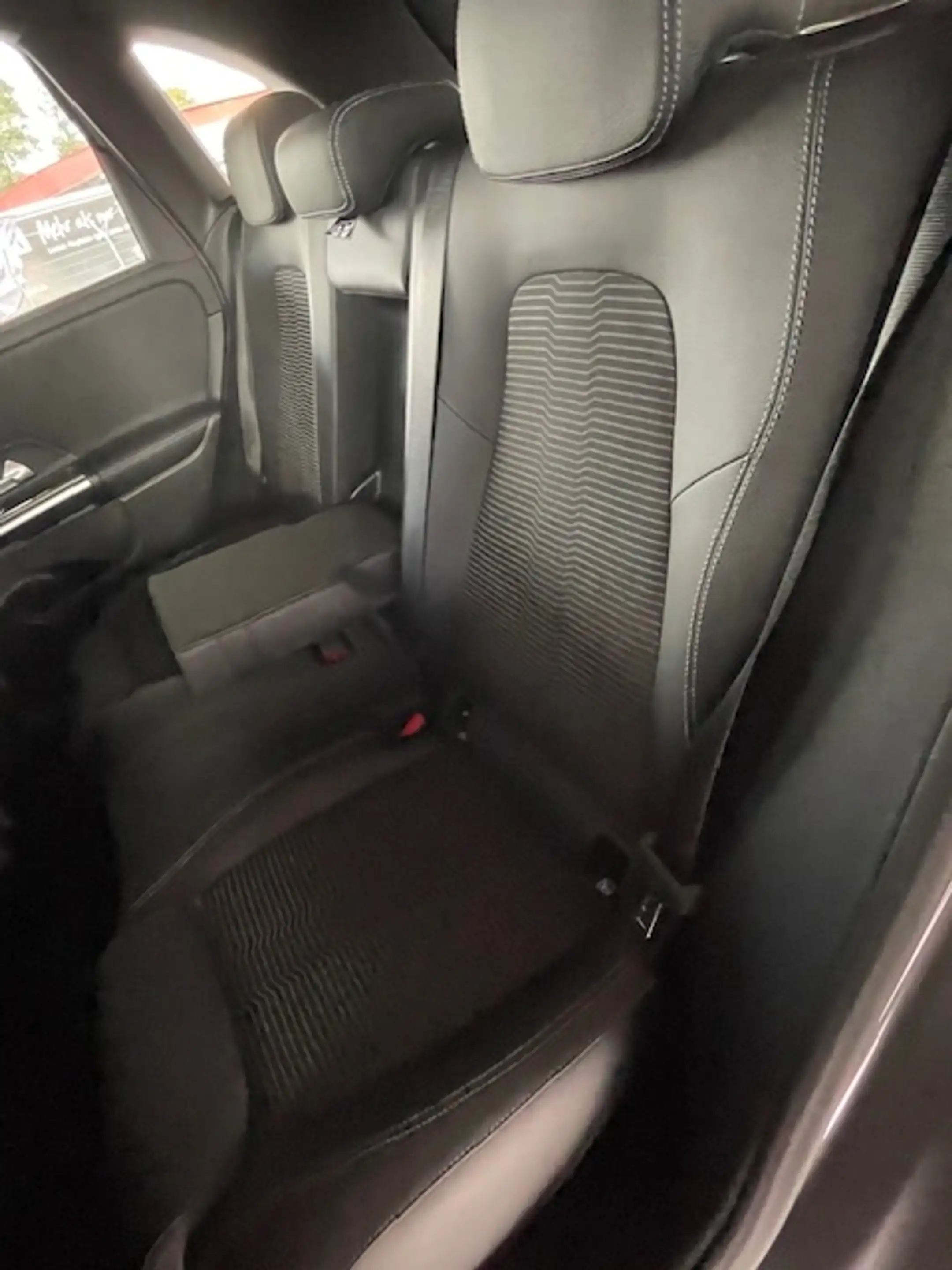 Mercedes-Benz B 180 B 180 (247.084) — photo 8