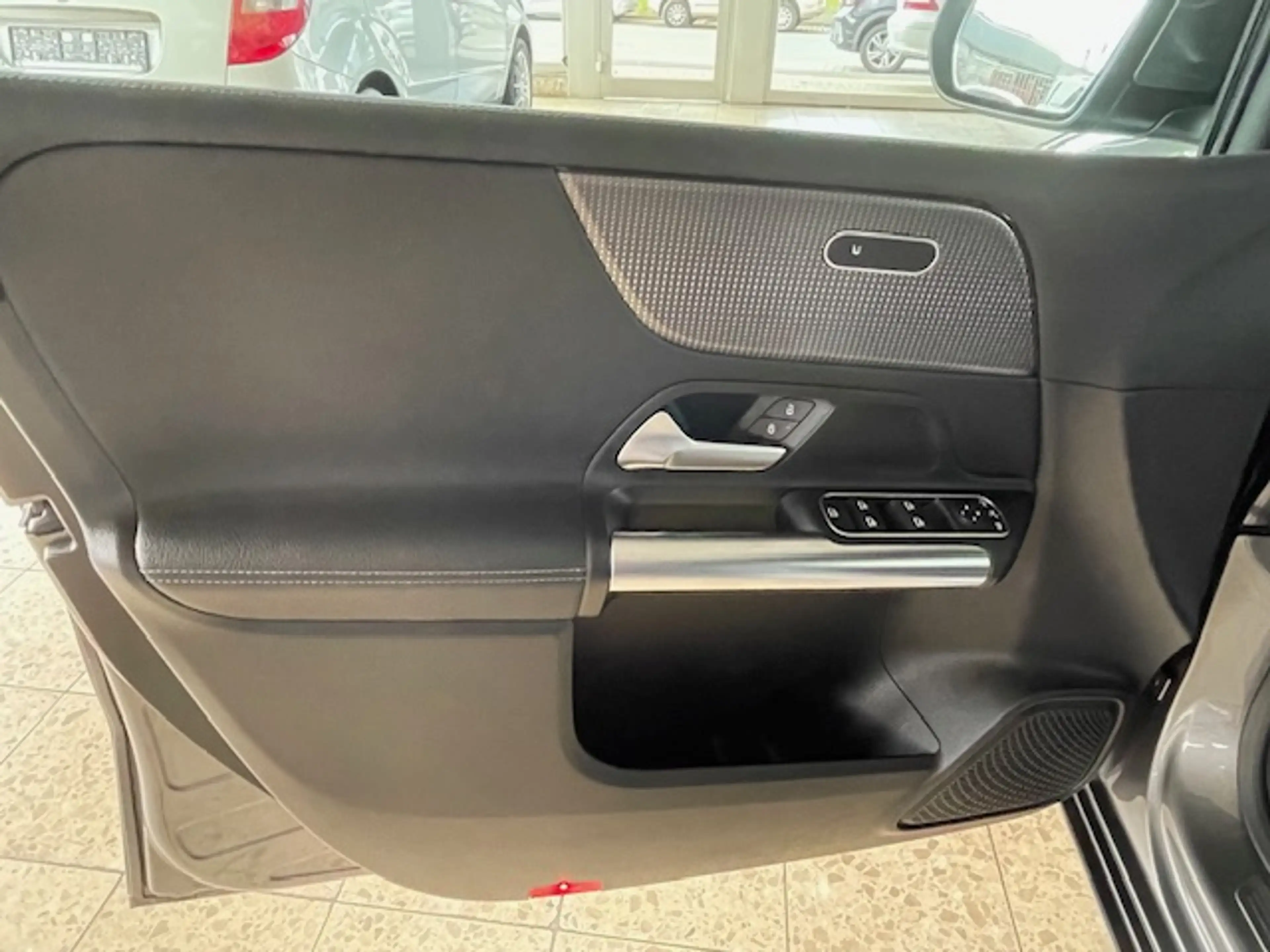 Mercedes-Benz B 180 B 180 (247.084) — photo 13