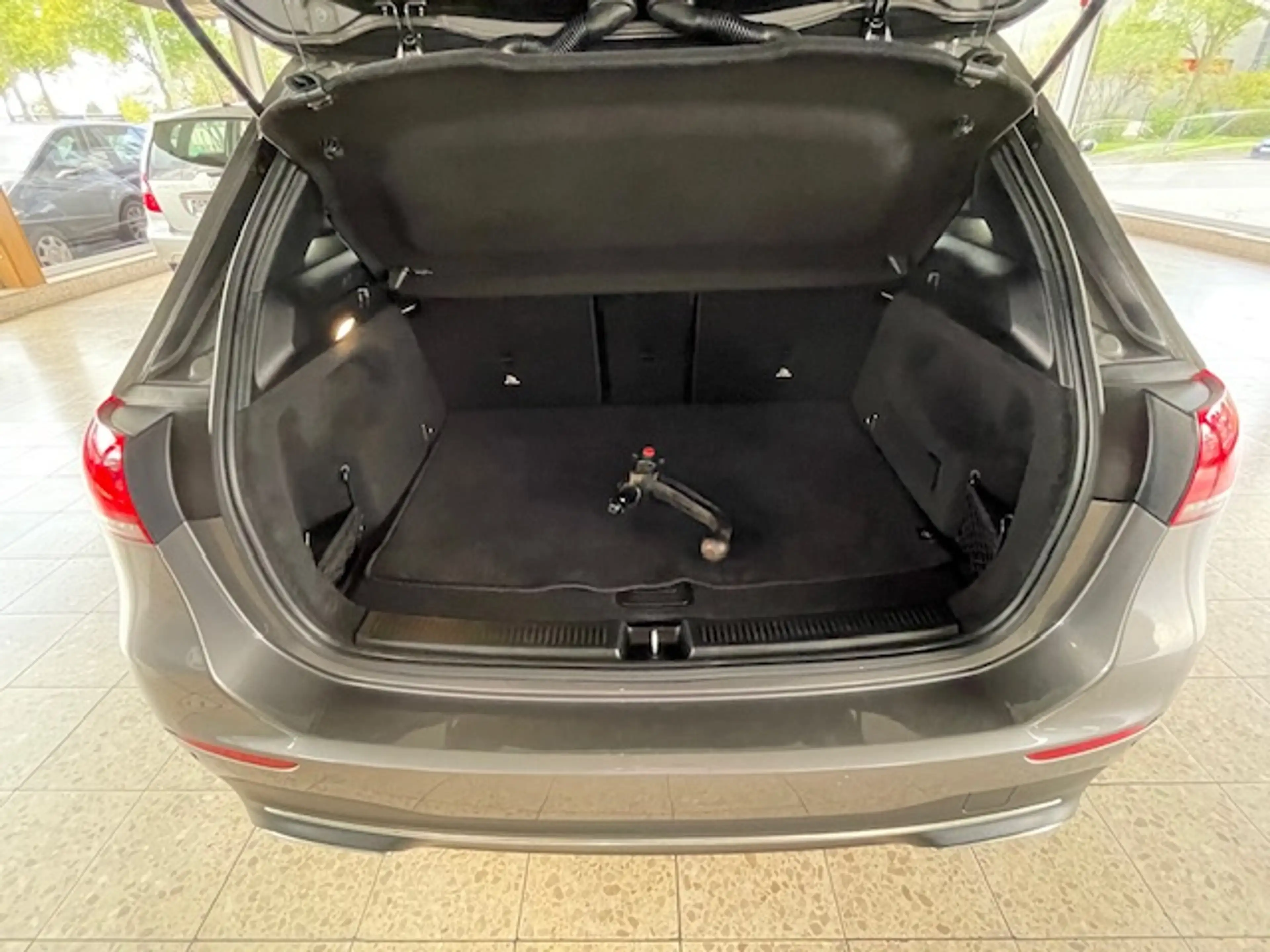 Mercedes-Benz B 180 B 180 (247.084) — photo 5
