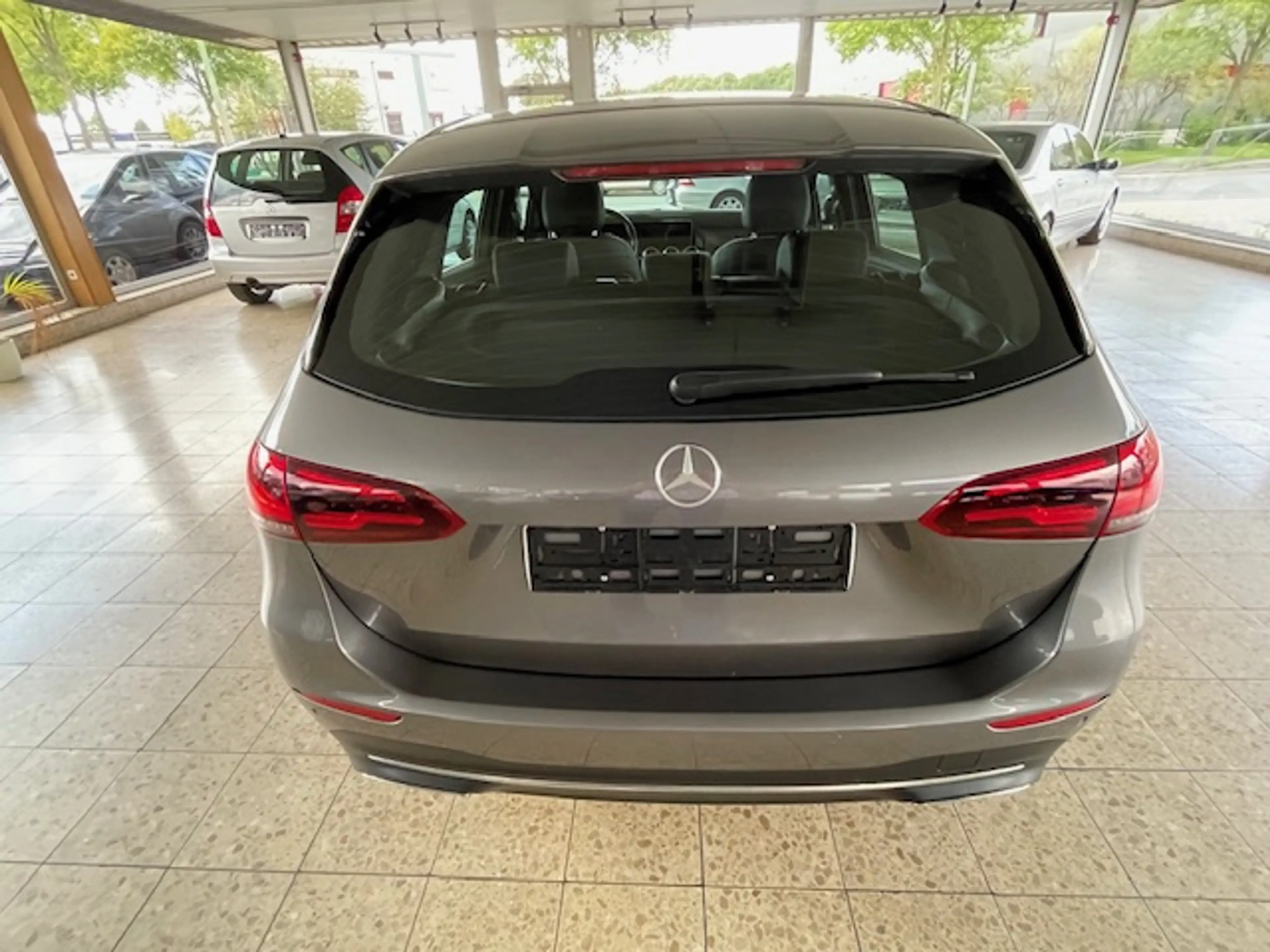 Mercedes-Benz B 180 B 180 (247.084) — photo 4