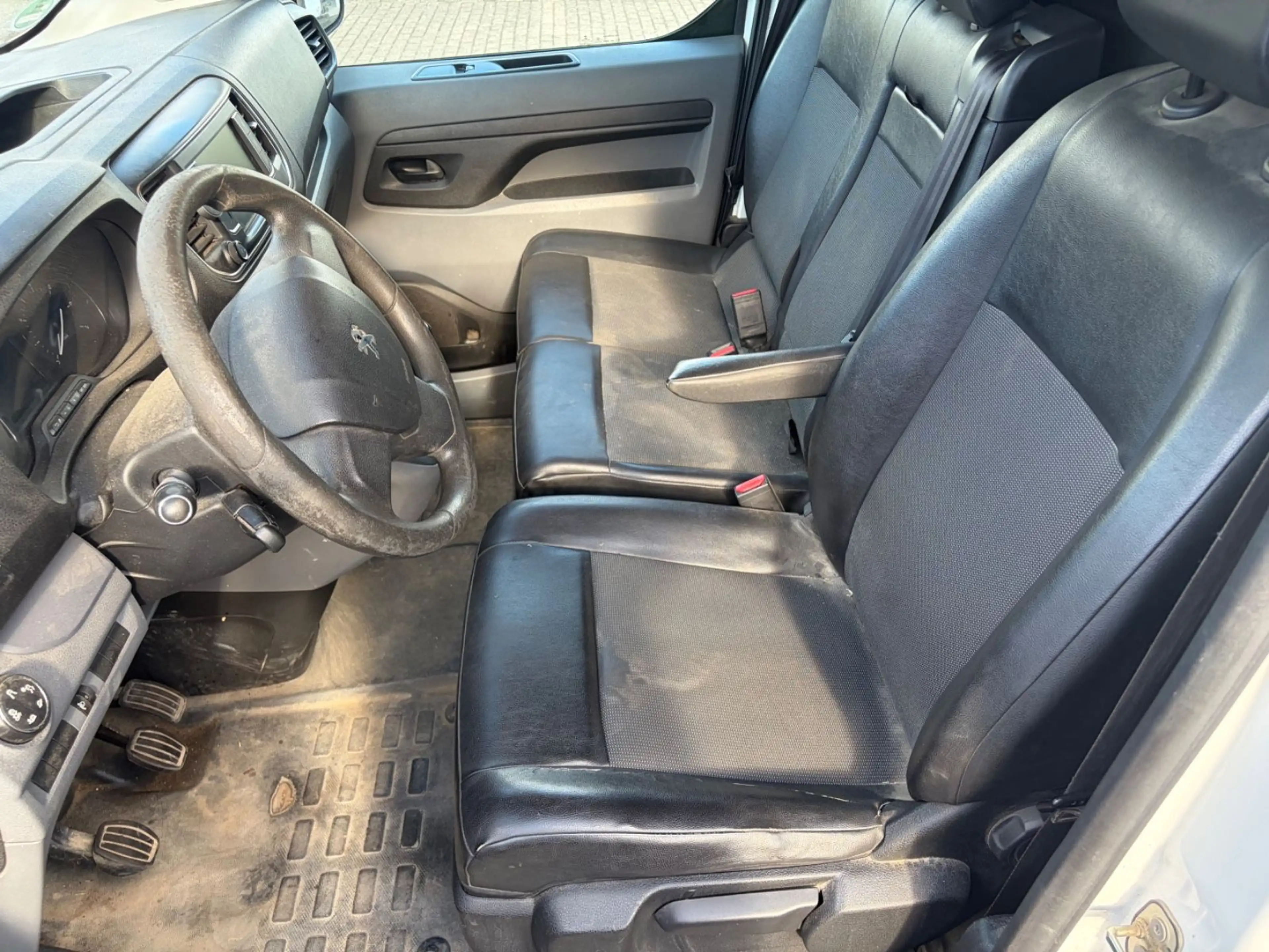 Peugeot Expert Kasten Premium L2 — photo 9