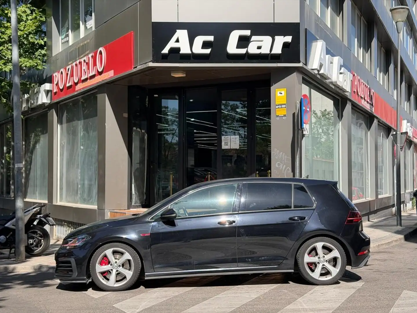 Volkswagen Golf GTI 2.0 TSI Performance DSG7 180kW Negro - 1