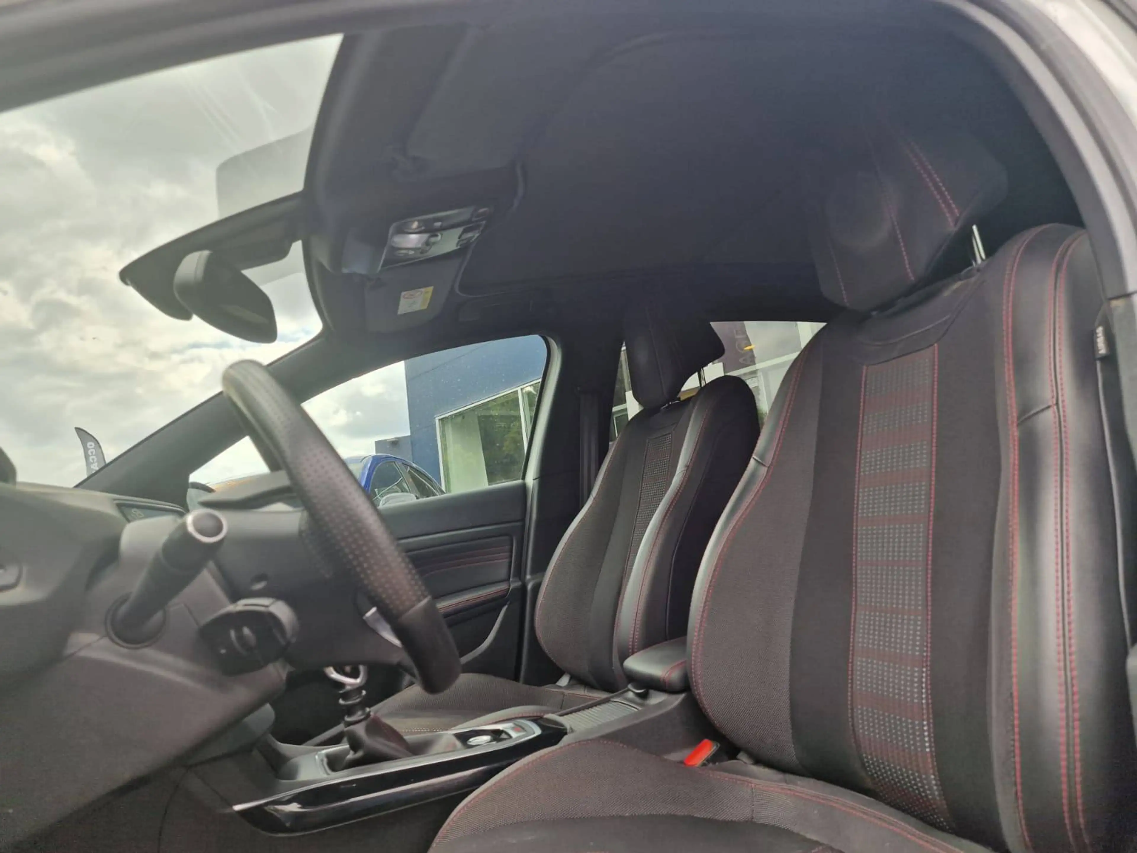 Peugeot 308 GT-Line — photo 5