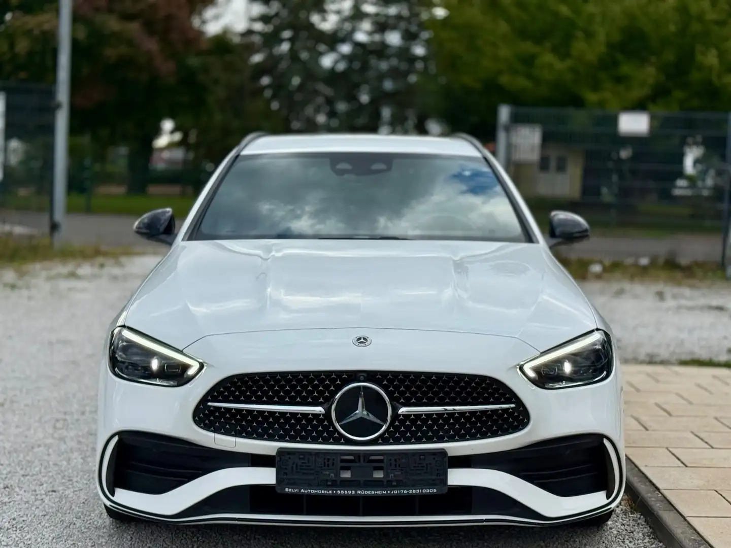 Mercedes-Benz C 300 e AMG AHK Digital Light 360° Massage Night Weiß - 1