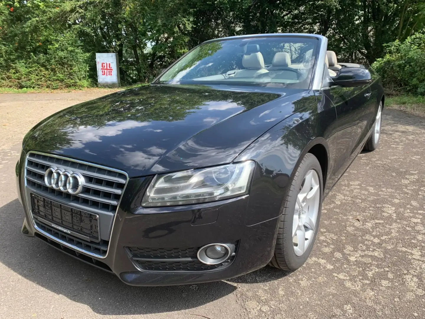 Audi A5 Cabriolet 2.0 TFSI**Ausstattung/Zustand TOP** Schwarz - 1