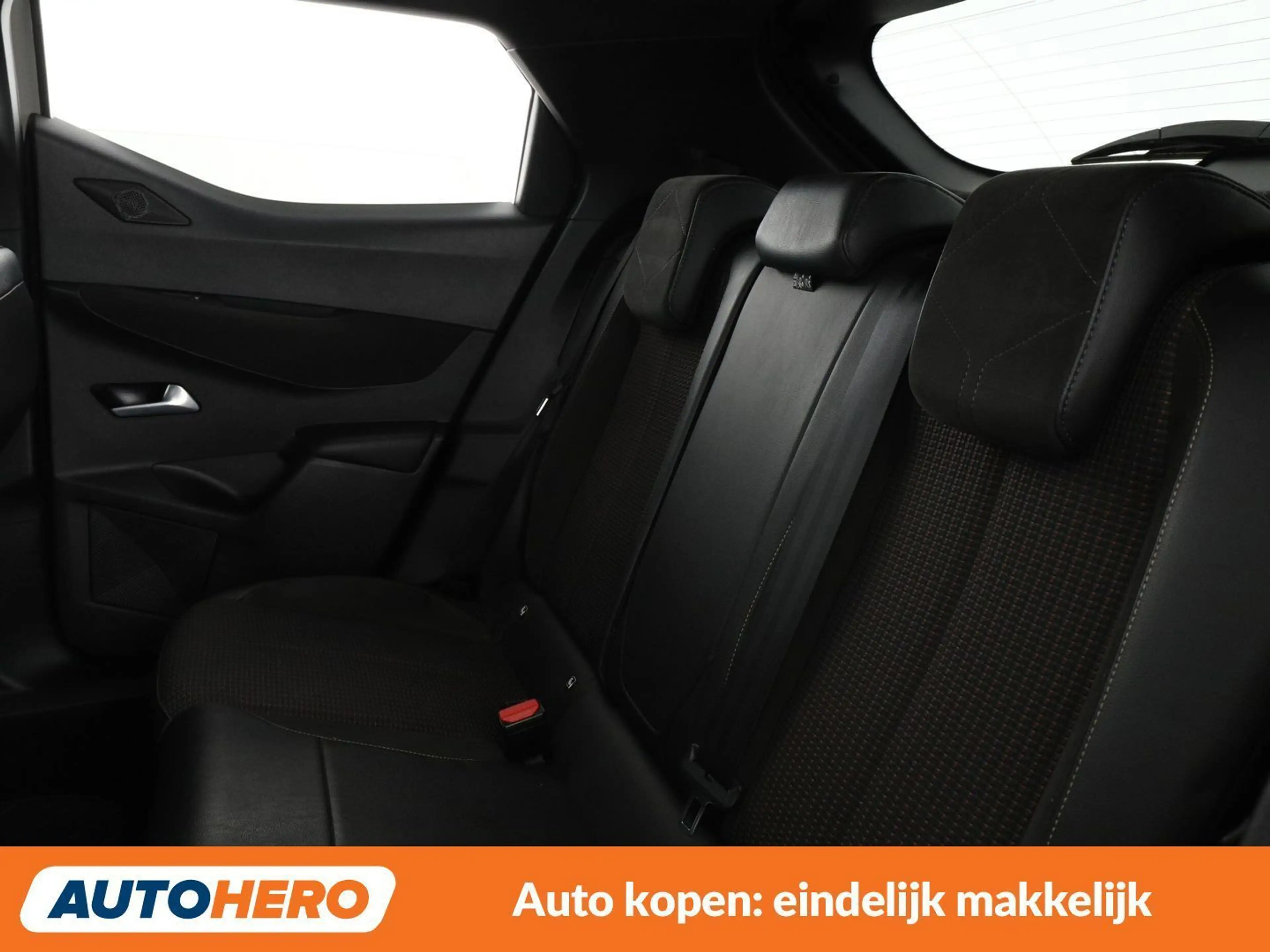 DS Automobiles DS 3 Crossback 1.2 PureTech Performance Line — photo 14
